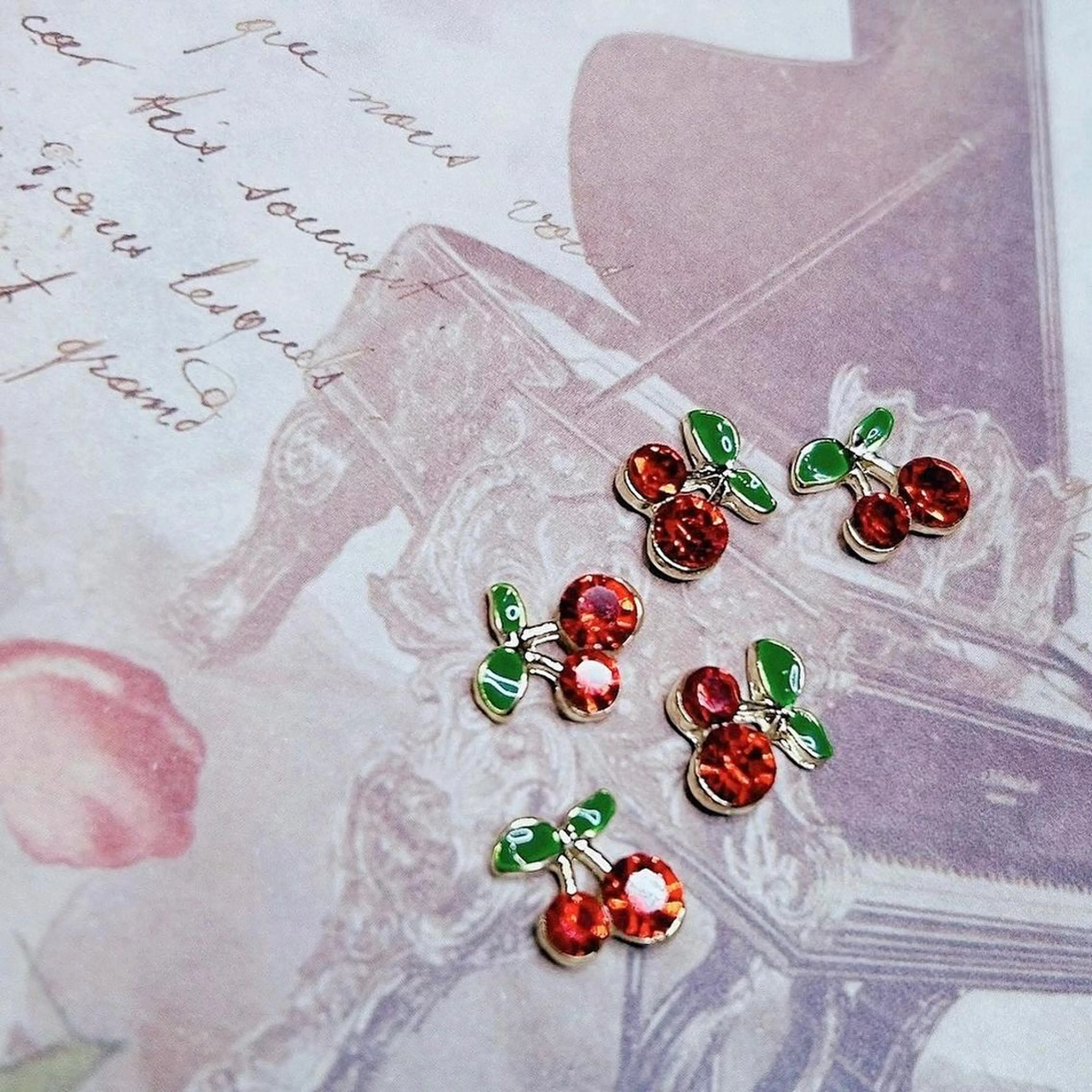 ネイル NOIROUGE所属・NOI ROUGEのネイルデザイン