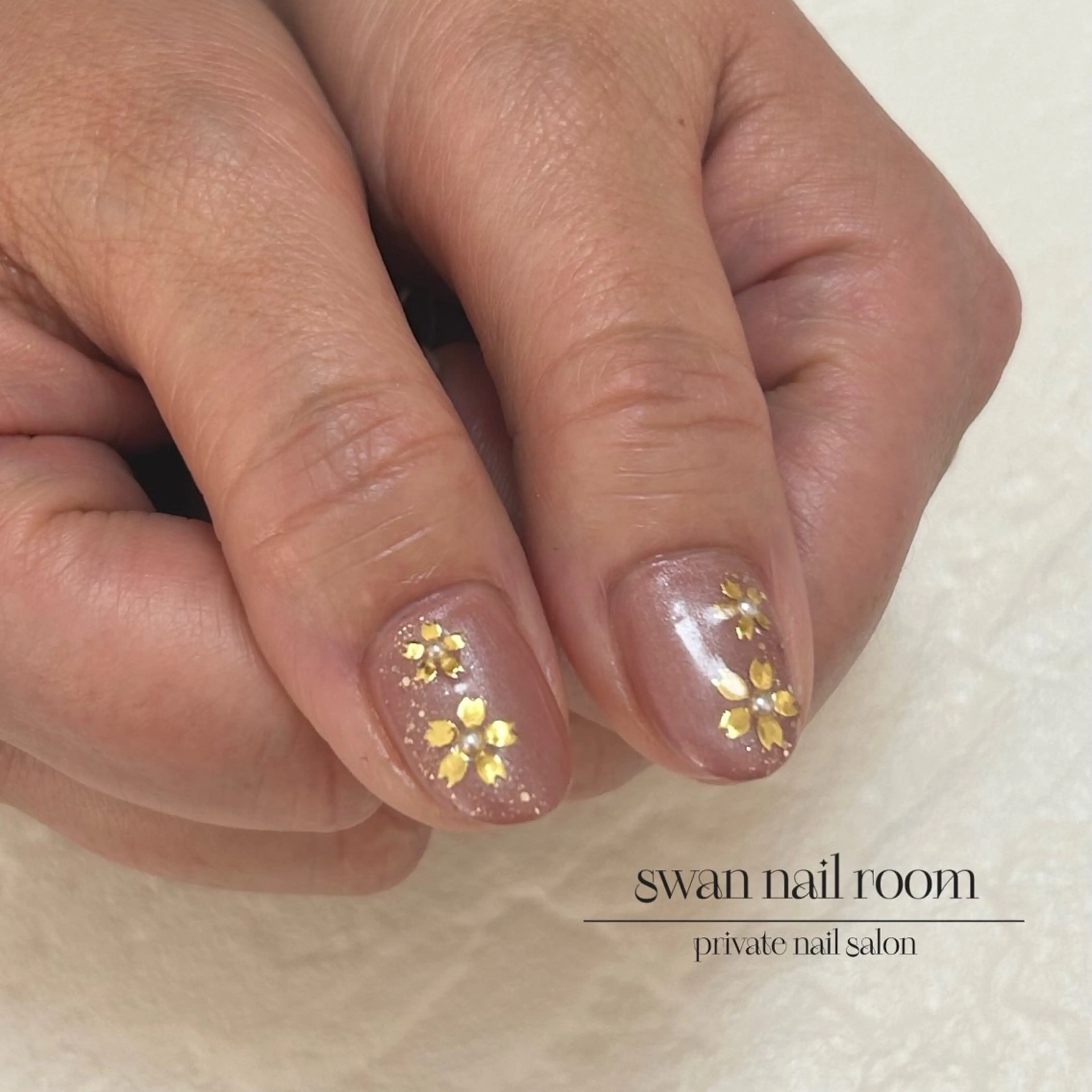ネイル 桜ネイル ニュアンスネイル 春ネイル swan  nail room所属・swan nail roomのネイルデザイン