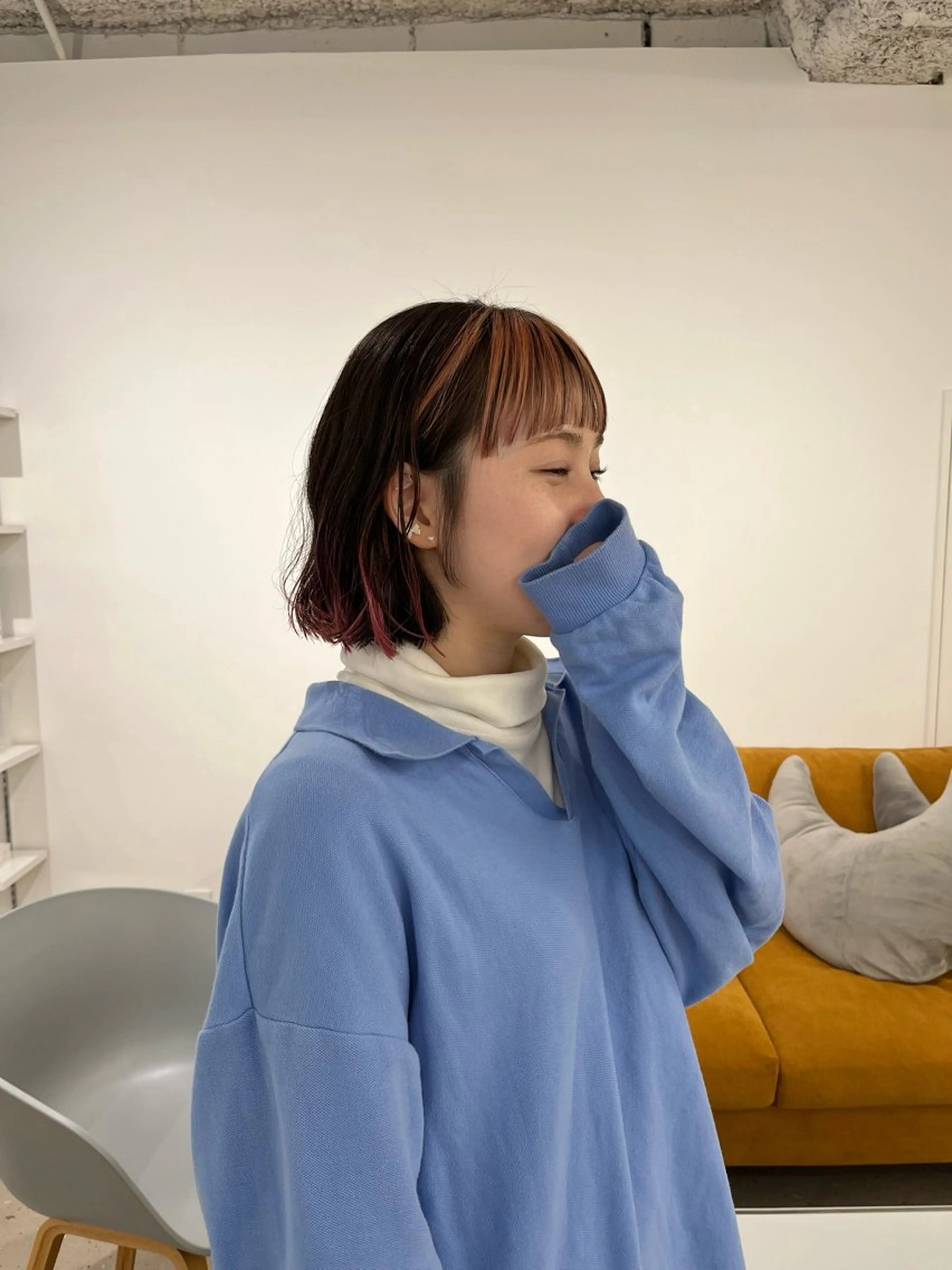 ミディアム カラー 阪本 桃のヘアスタイル