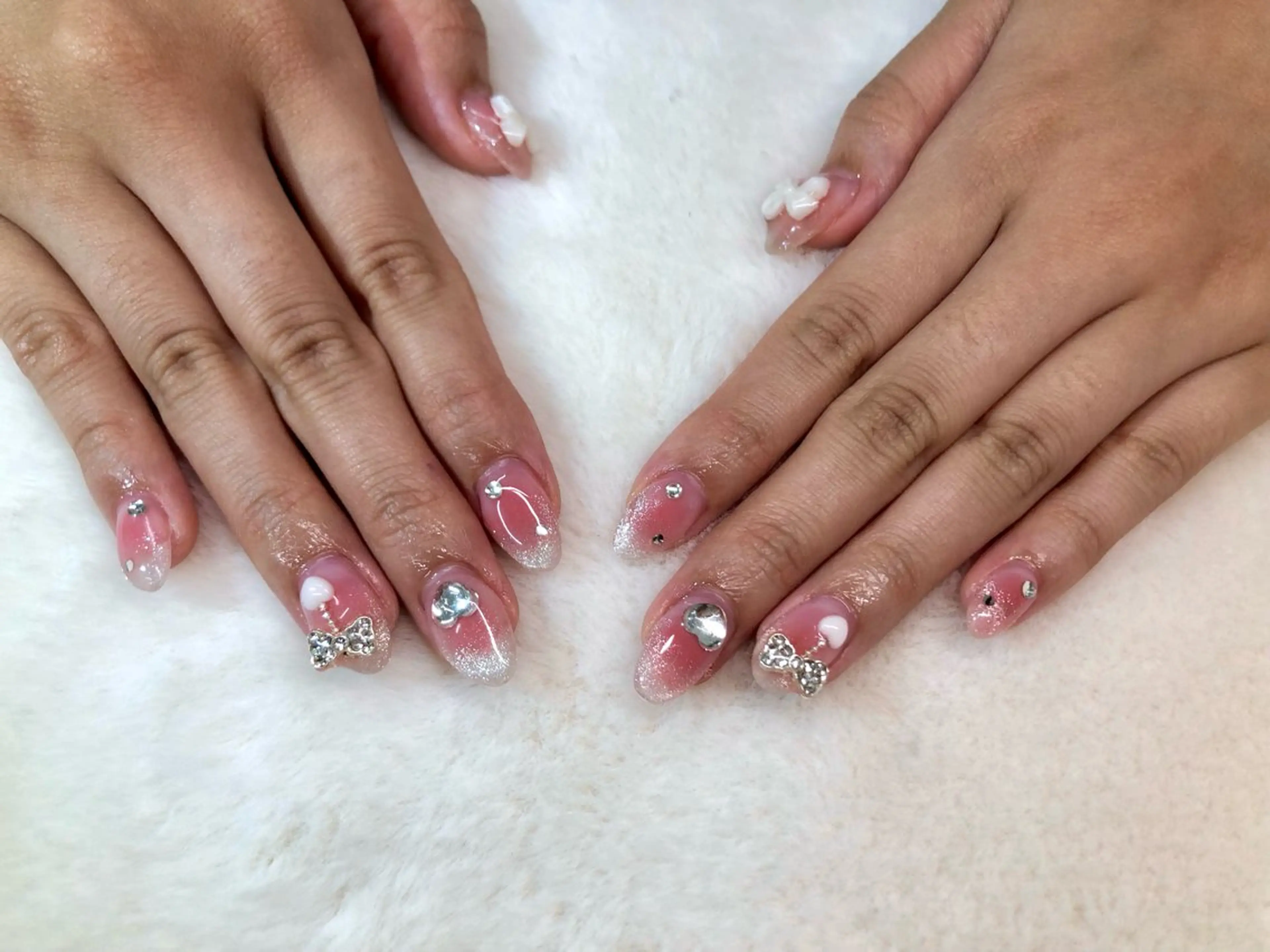 ネイル チークネイル フレンチネイル マグネットフレンチ ワンホンネイル Epokku ネイルサロンのネイルデザイン