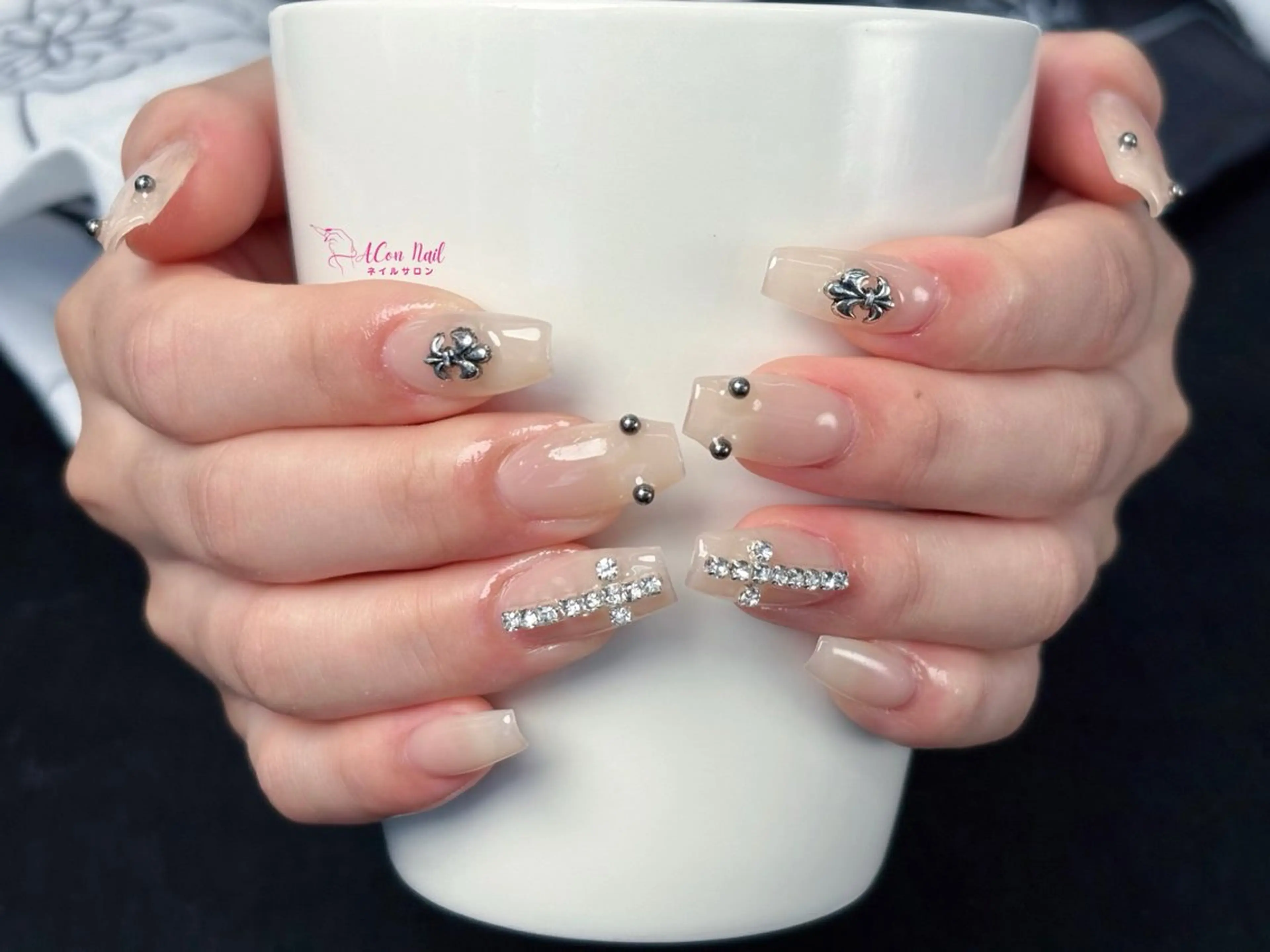 ネイル 桜ネイル 長さ出し フラワーネイル フレンチネイル ジェルネイル ハンドネイル AConNailSalon所属・ACon NailSalonのネイルデザイン