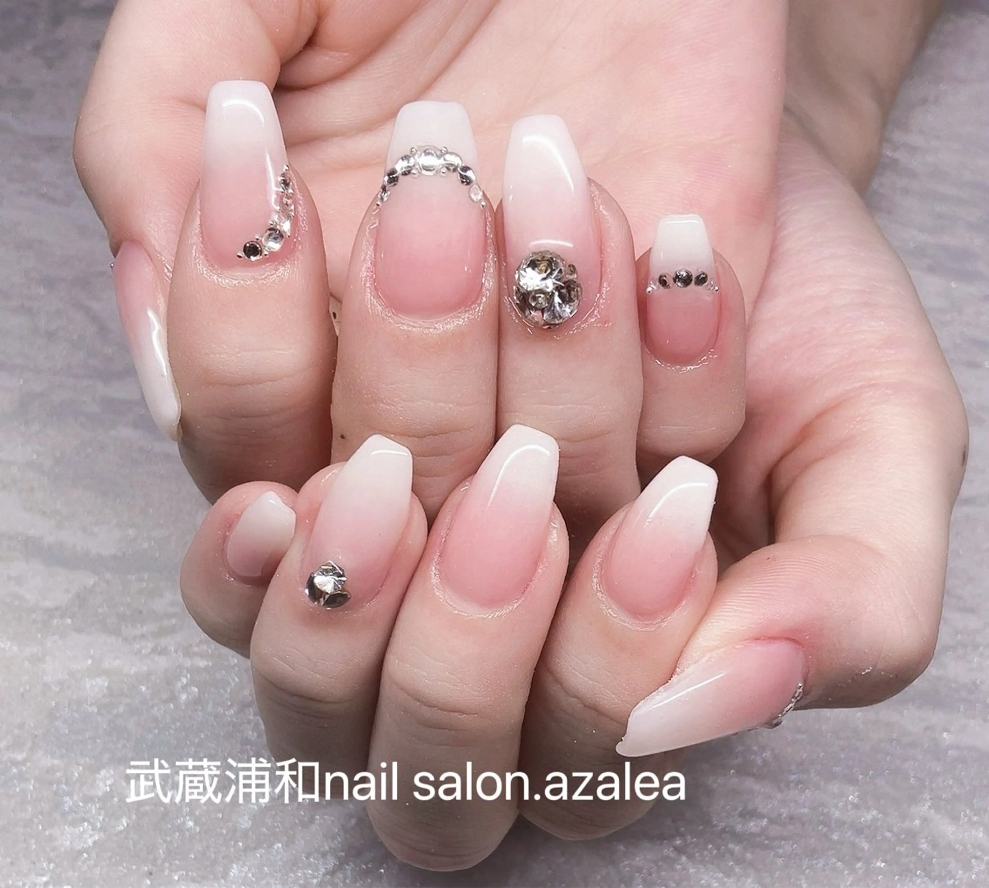 ネイル ハンドネイル R inのネイルデザイン