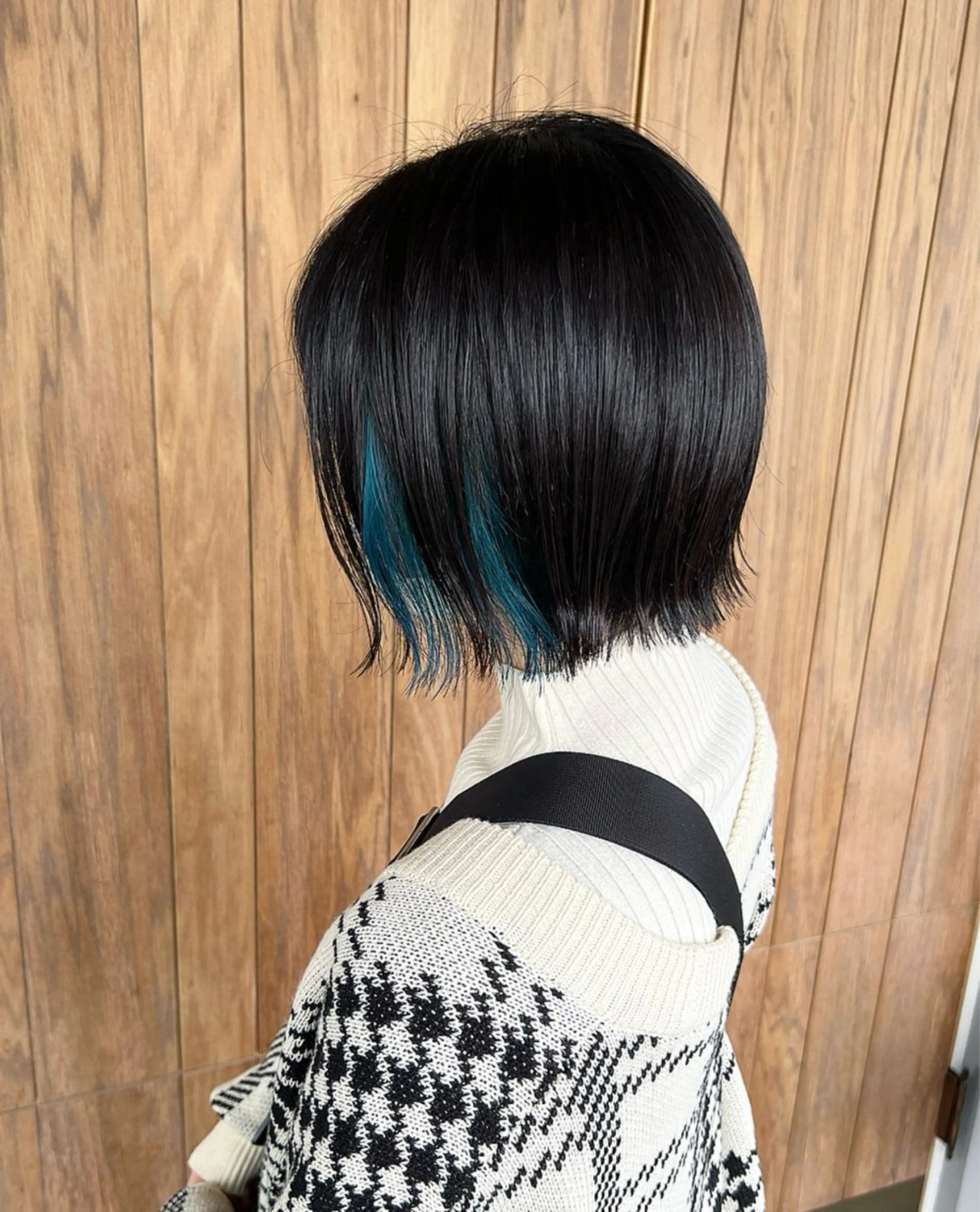 ショート カラー ブルーカラー イヤリングカラー ボブ カット ヘアカラー フラム所属・WATANABE MISAKIのヘアスタイル