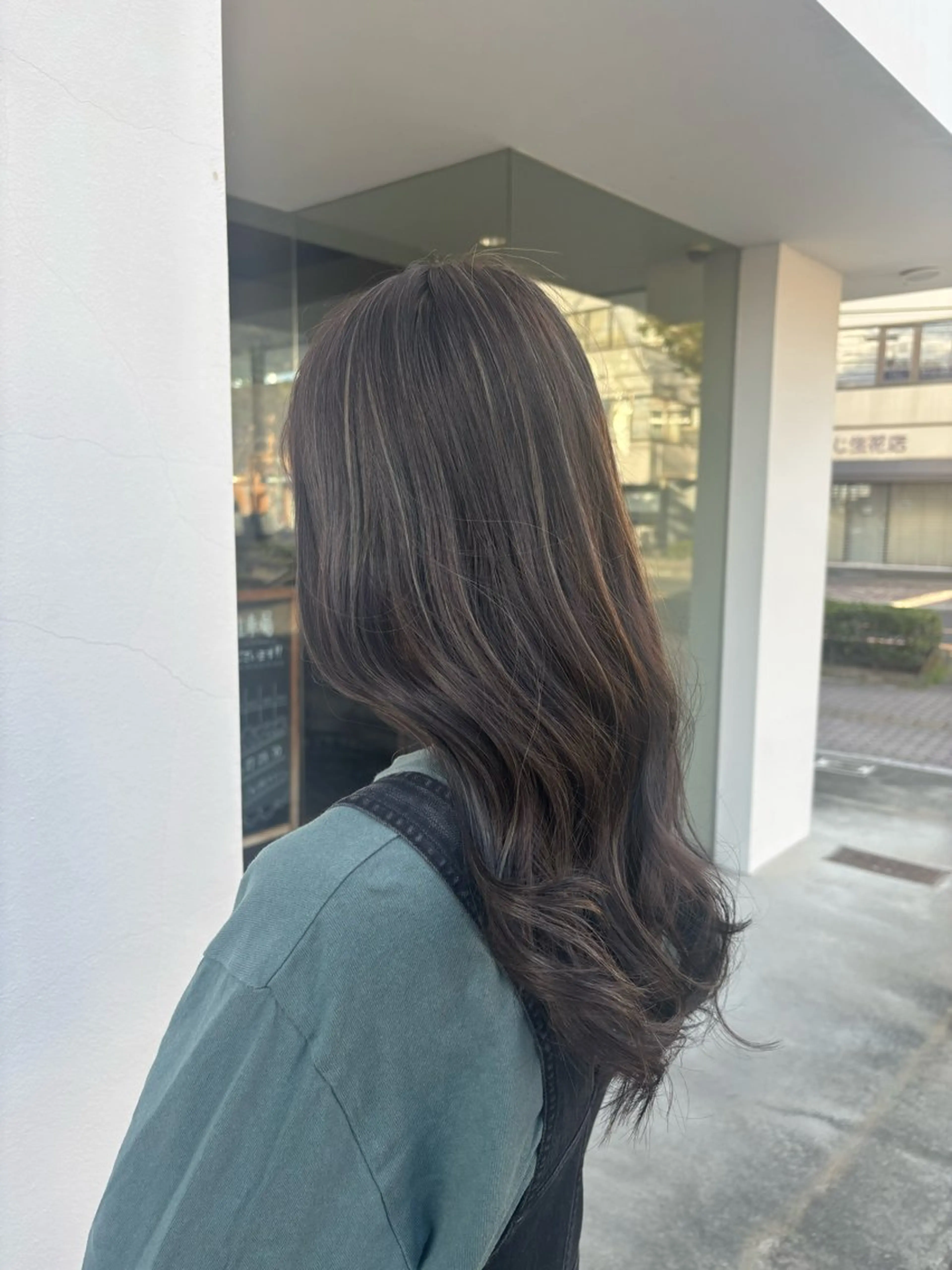 ロング カラー ハイライトカラー ハイライト ヘアカラー 落海 風花のヘアスタイル