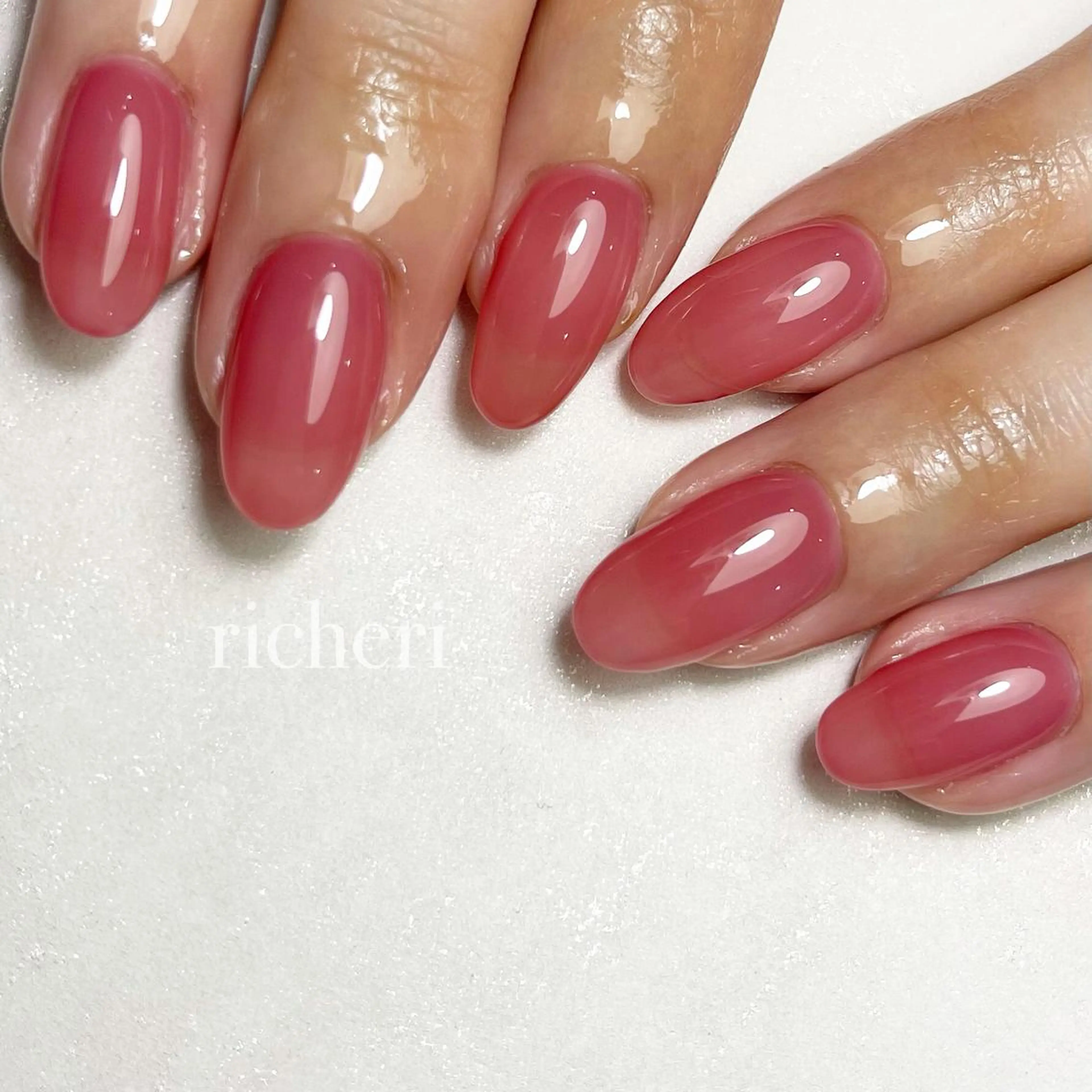 ミディアム ネイル ハンドネイル richeri beautyのエステ・リラクイメージ