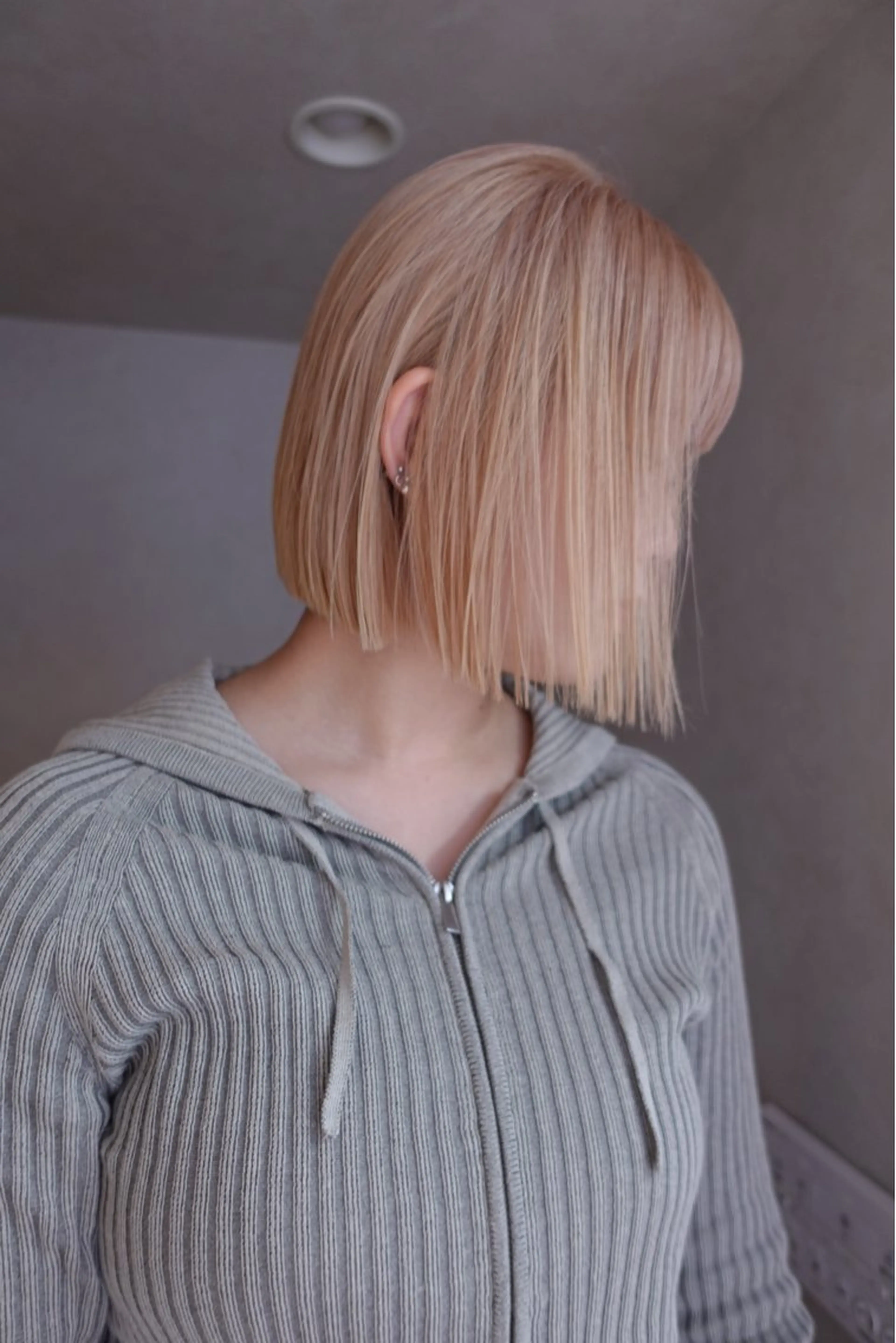 ミディアム カラー 顔周りレイヤー/韓国 ブリーチminamiのヘアスタイル