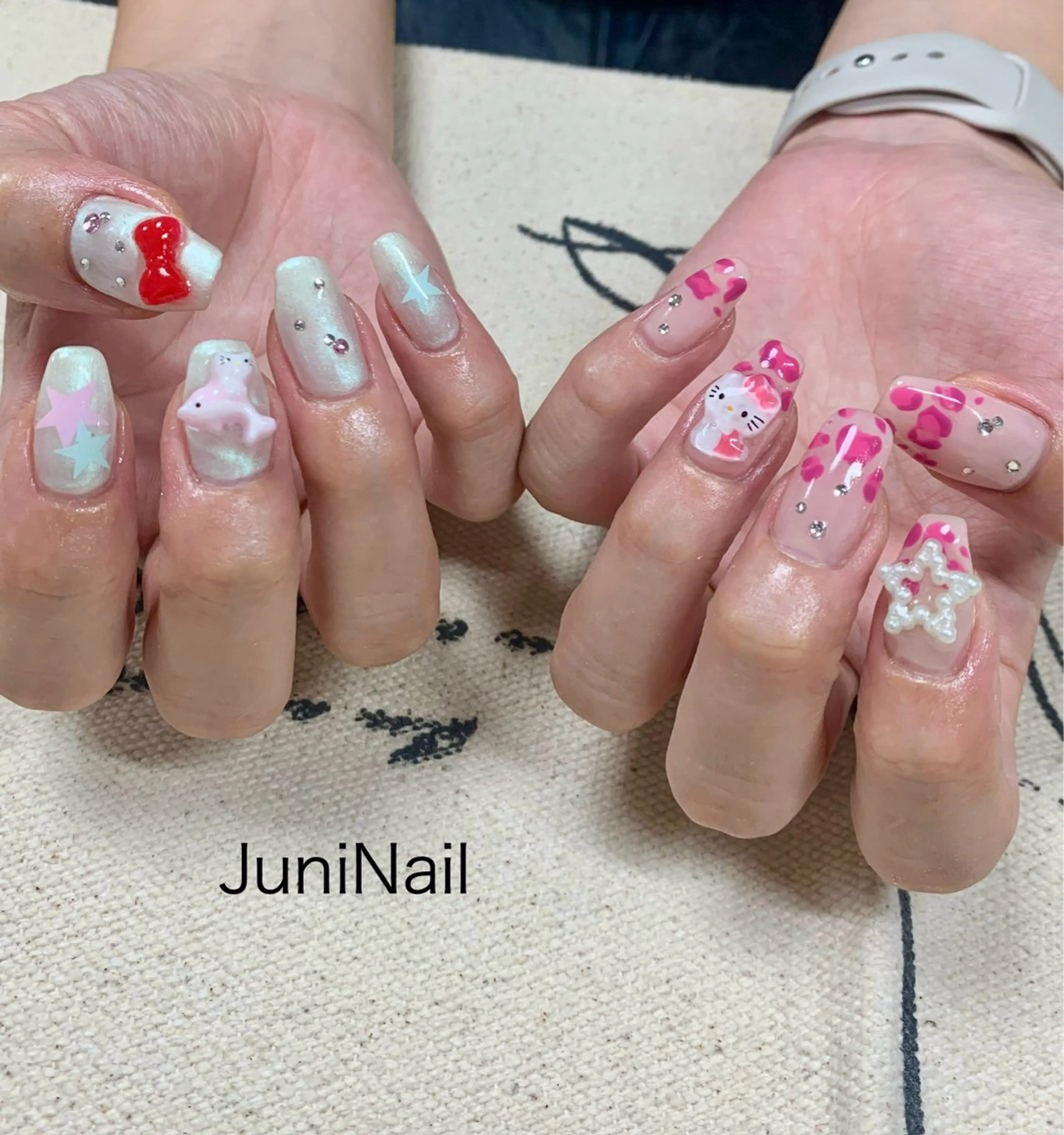 ネイル オーロラネイル クリアネイル 成人式 フラッシュネイル 氷ネイル・うるうるネイル ハンドネイル JuniNail 주니네일🇰🇷suのネイルデザイン