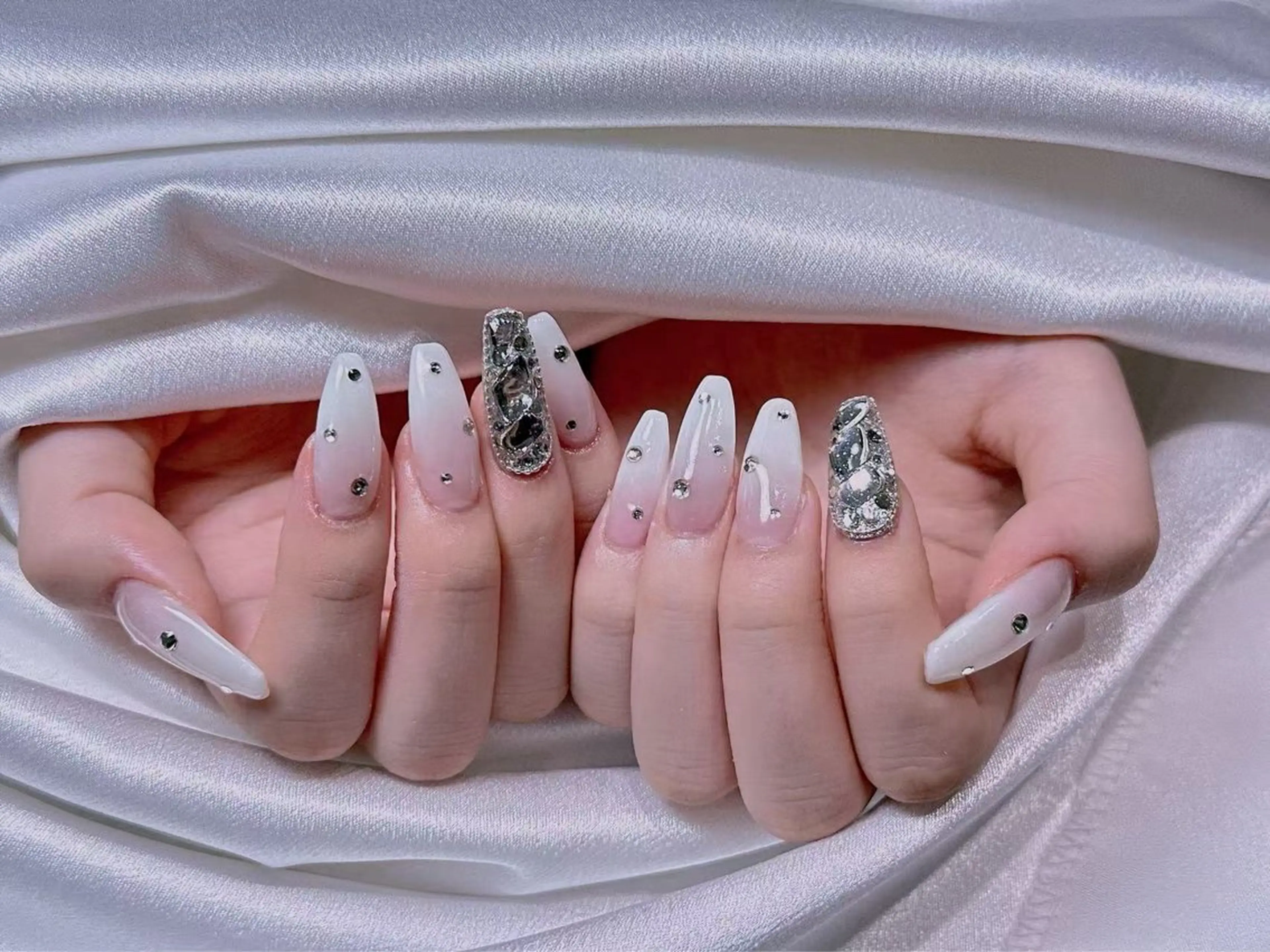 ネイル M2ネイルサロン【長さ出し&フィルイン導入店】所属・長さ出し専門店 RIRIのネイルデザイン