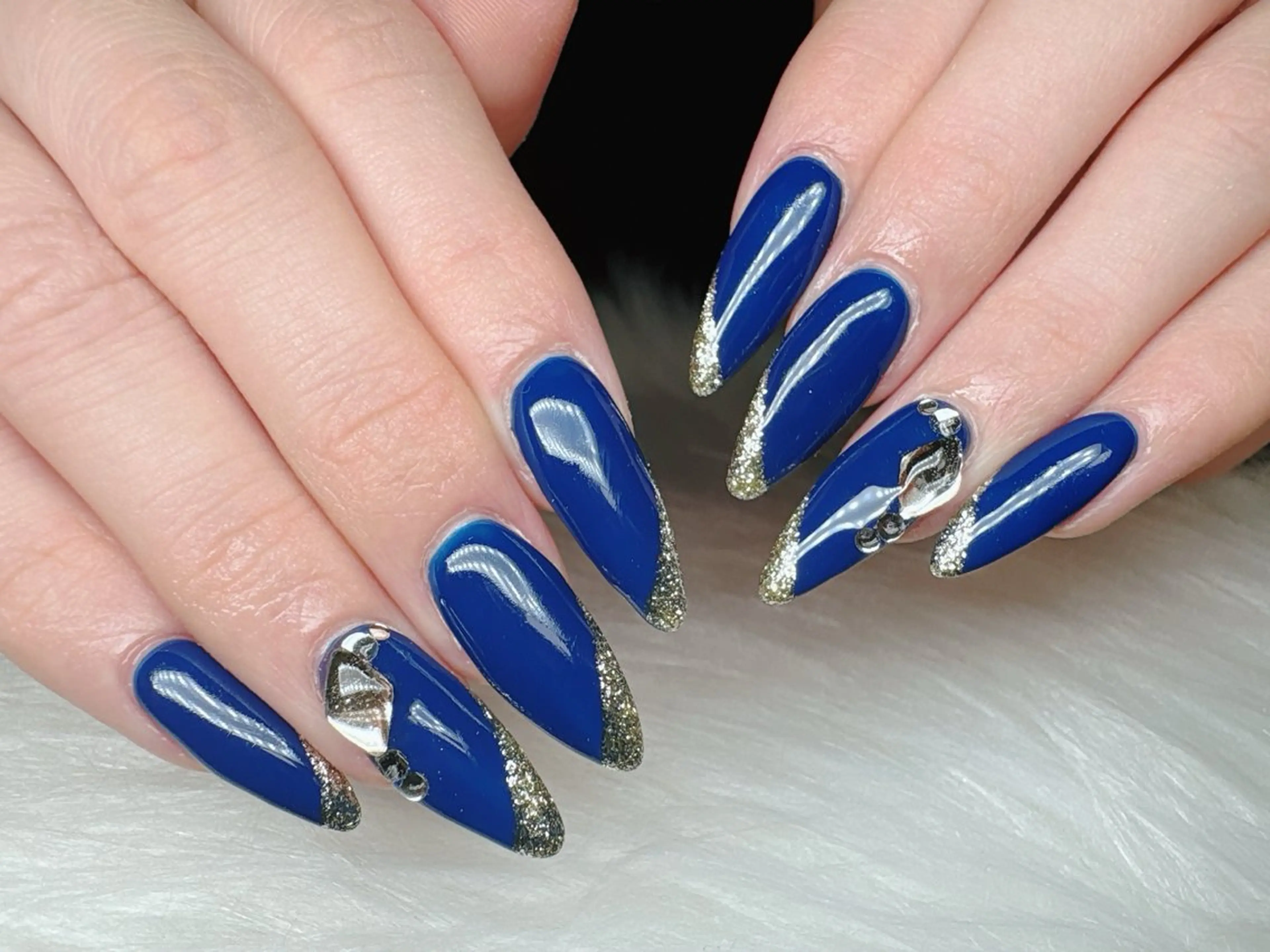 ネイル ECLAT エクラ所属・寺山 千鶴のネイルデザイン