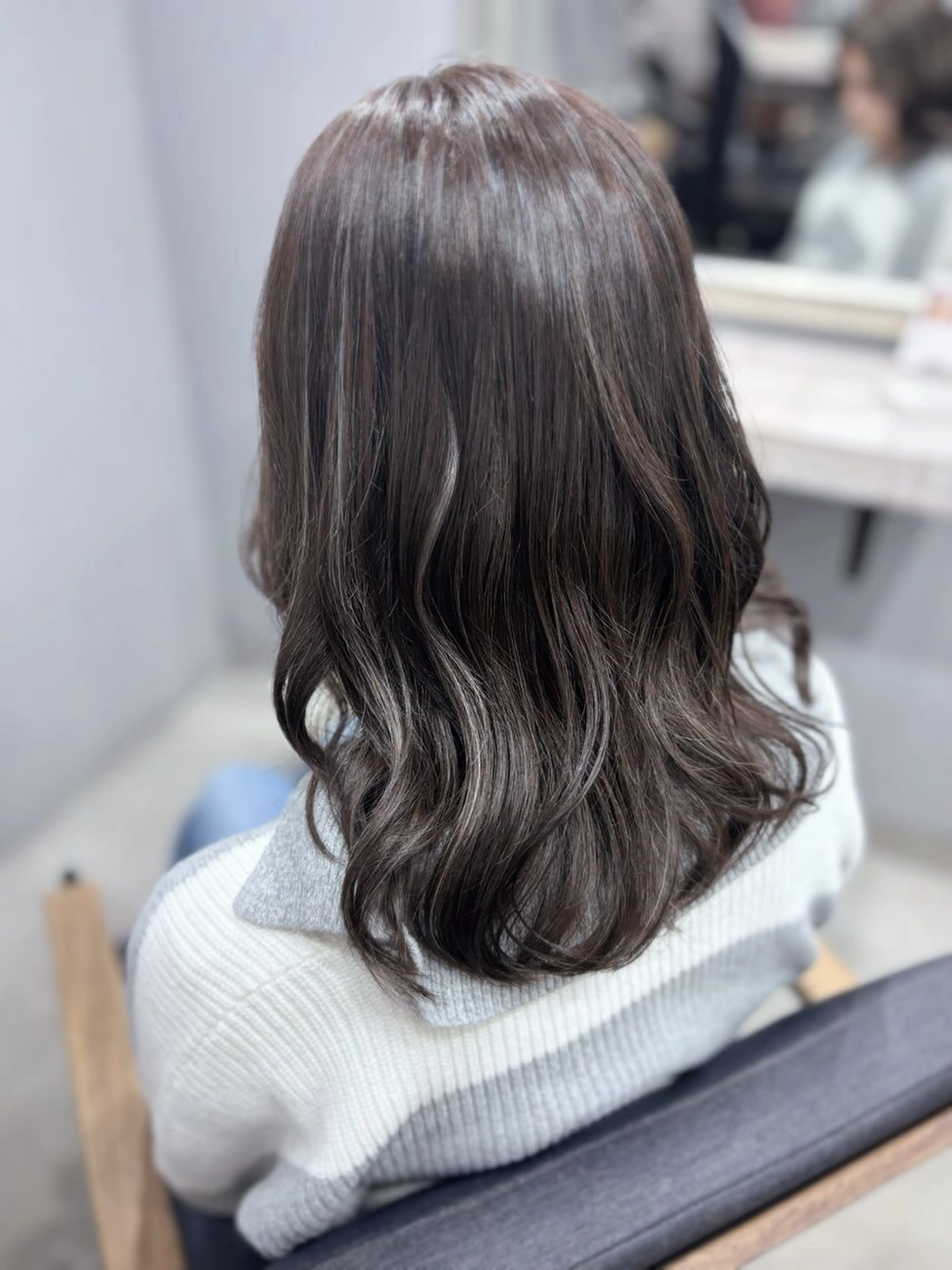 セミロング カラー 透明感カラー グレージュ ハイライトカラー ハイライト カット、縮毛矯正 モデル募集🎀あゆみのヘアスタイル