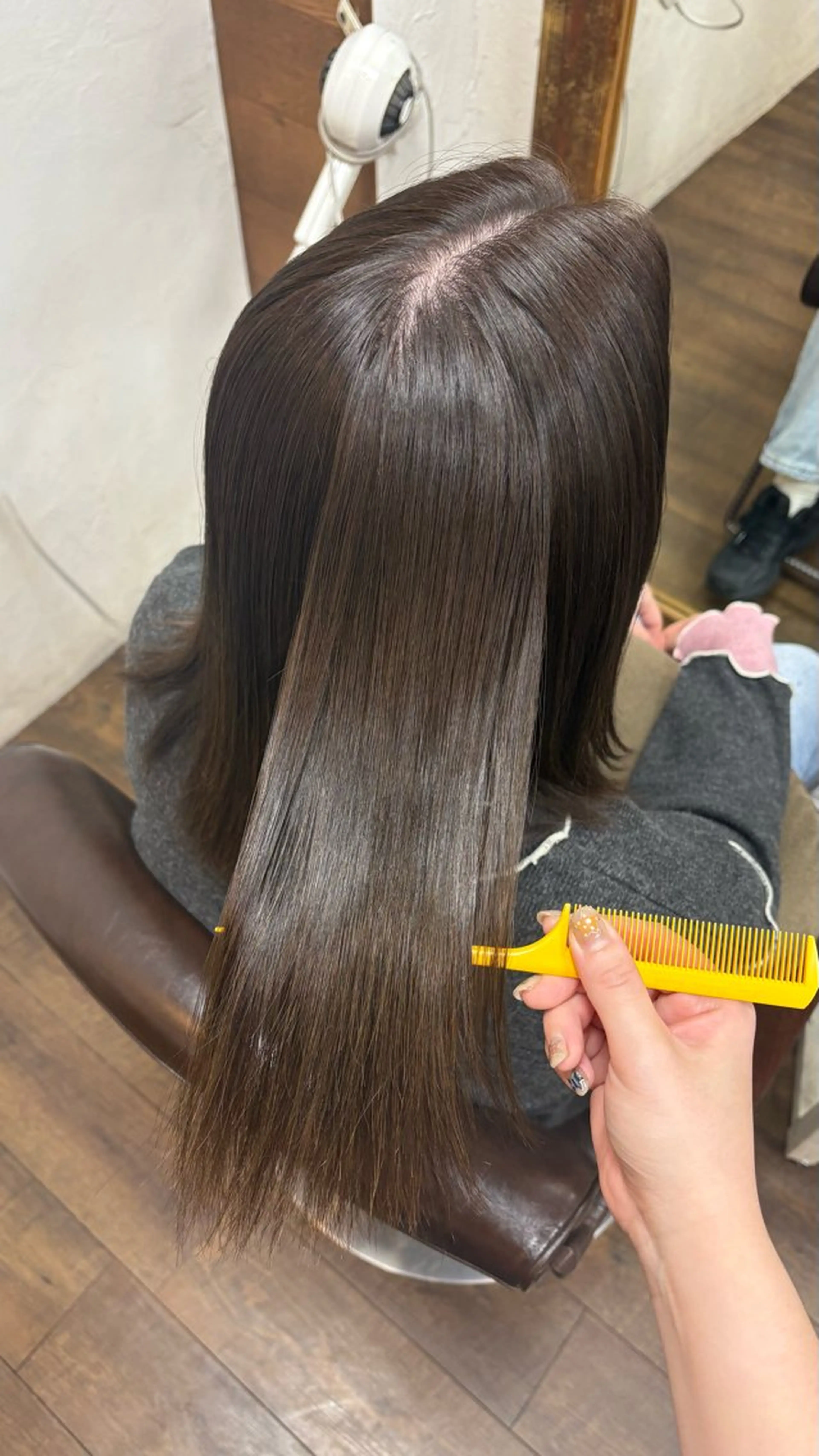 セミロング カラー ベージュカラー オリーブベージュ ヘアカラー chacha blanc元山のヘアスタイル