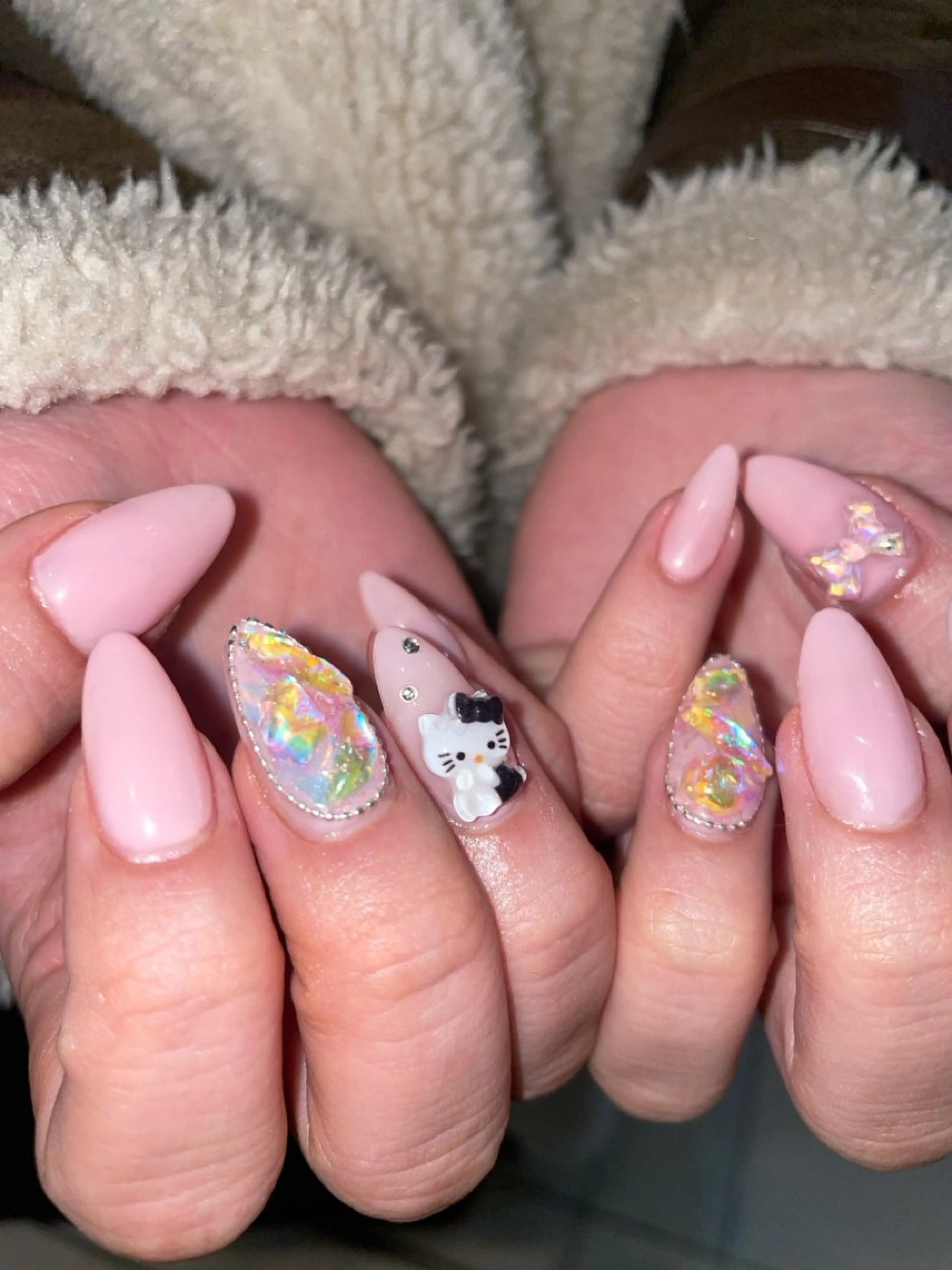 ネイル GO TODAY シェアサロン 渋谷Amiu店所属・渋谷ネイル🎀 y2k/海外ネイルのネイルデザイン