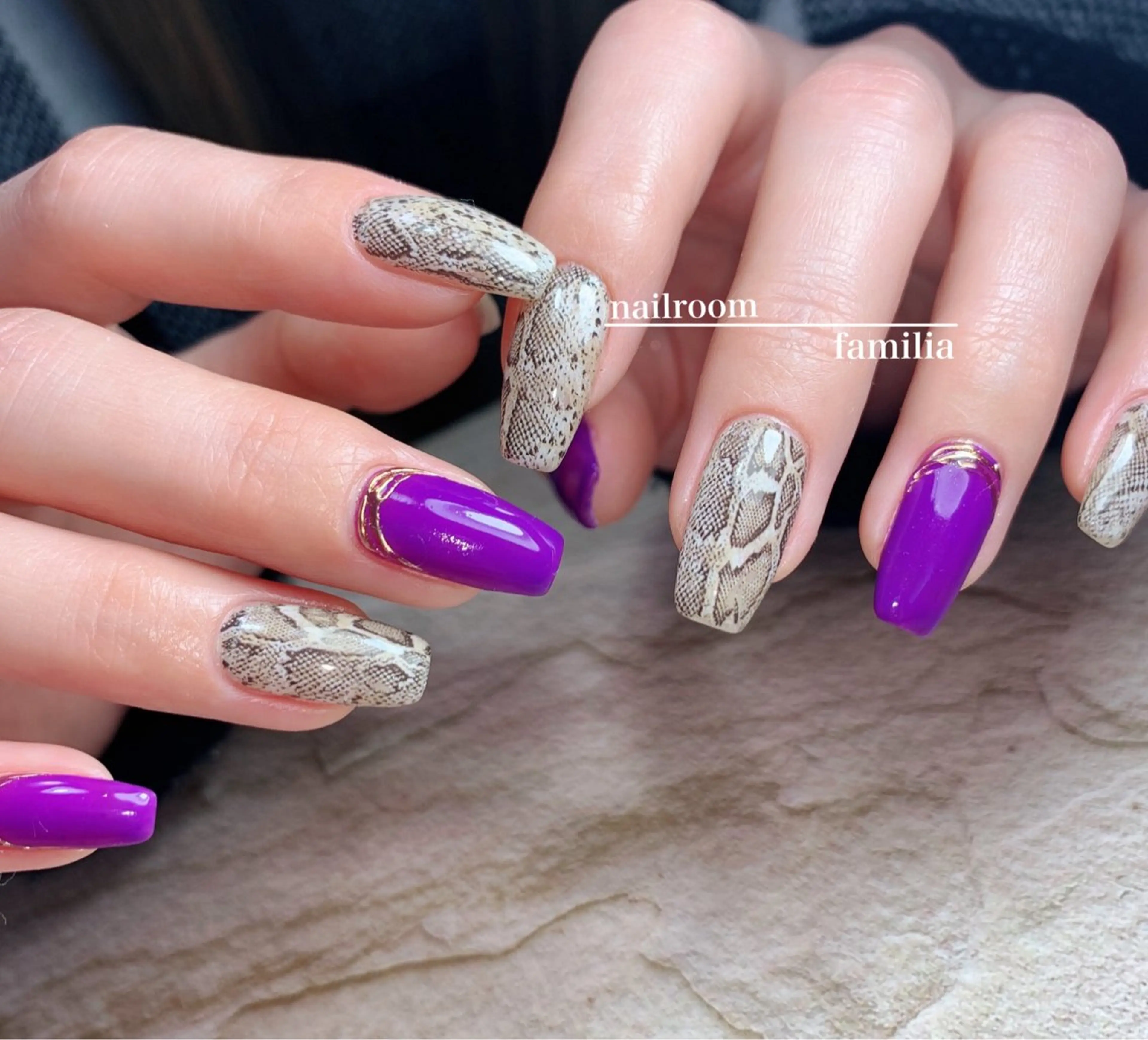 ネイル アートネイル ミラーネイル -nailroom- familiaのネイルデザイン