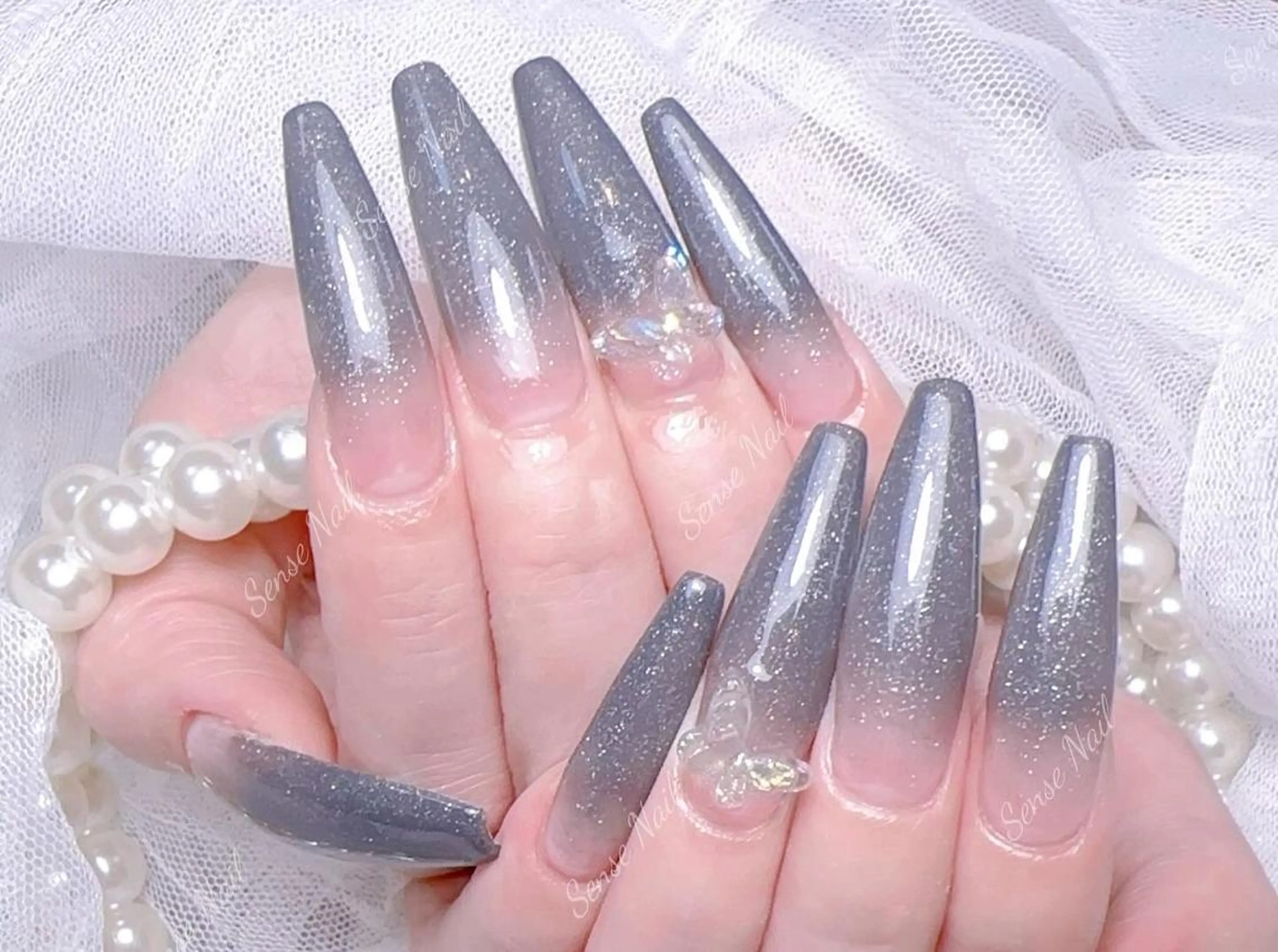 ネイル ハンドネイル ハンドケア Queening 🦋のネイルデザイン