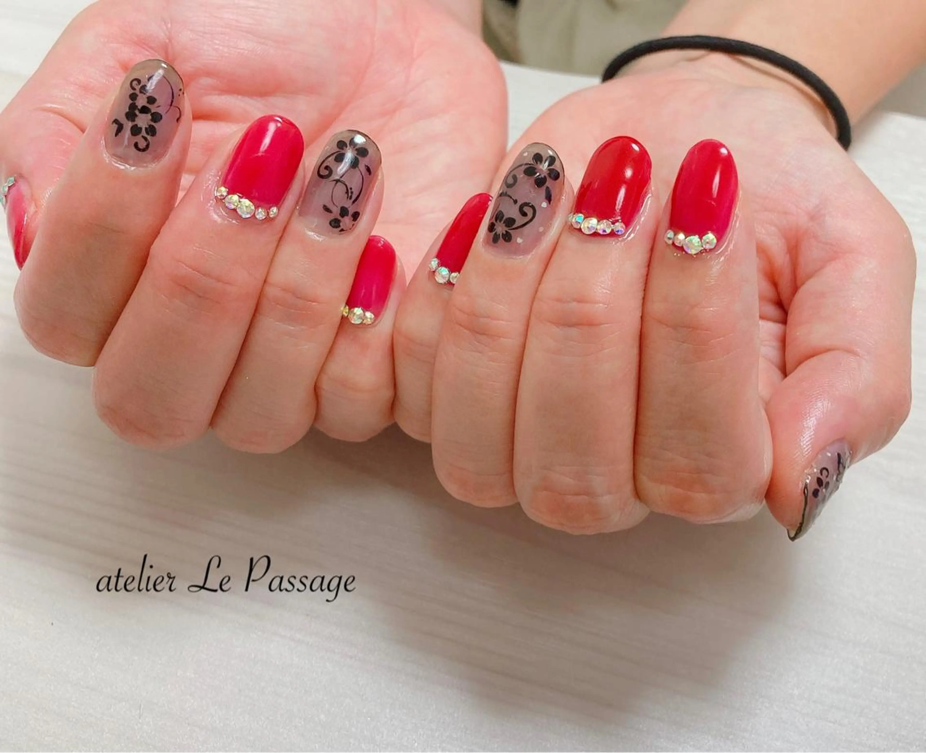 ネイル ジェルネイル キラキラネイル レース ラメ(グリッター) ニュアンスネイル Atelier Le Passage所属・h nakatsukaのネイルデザイン