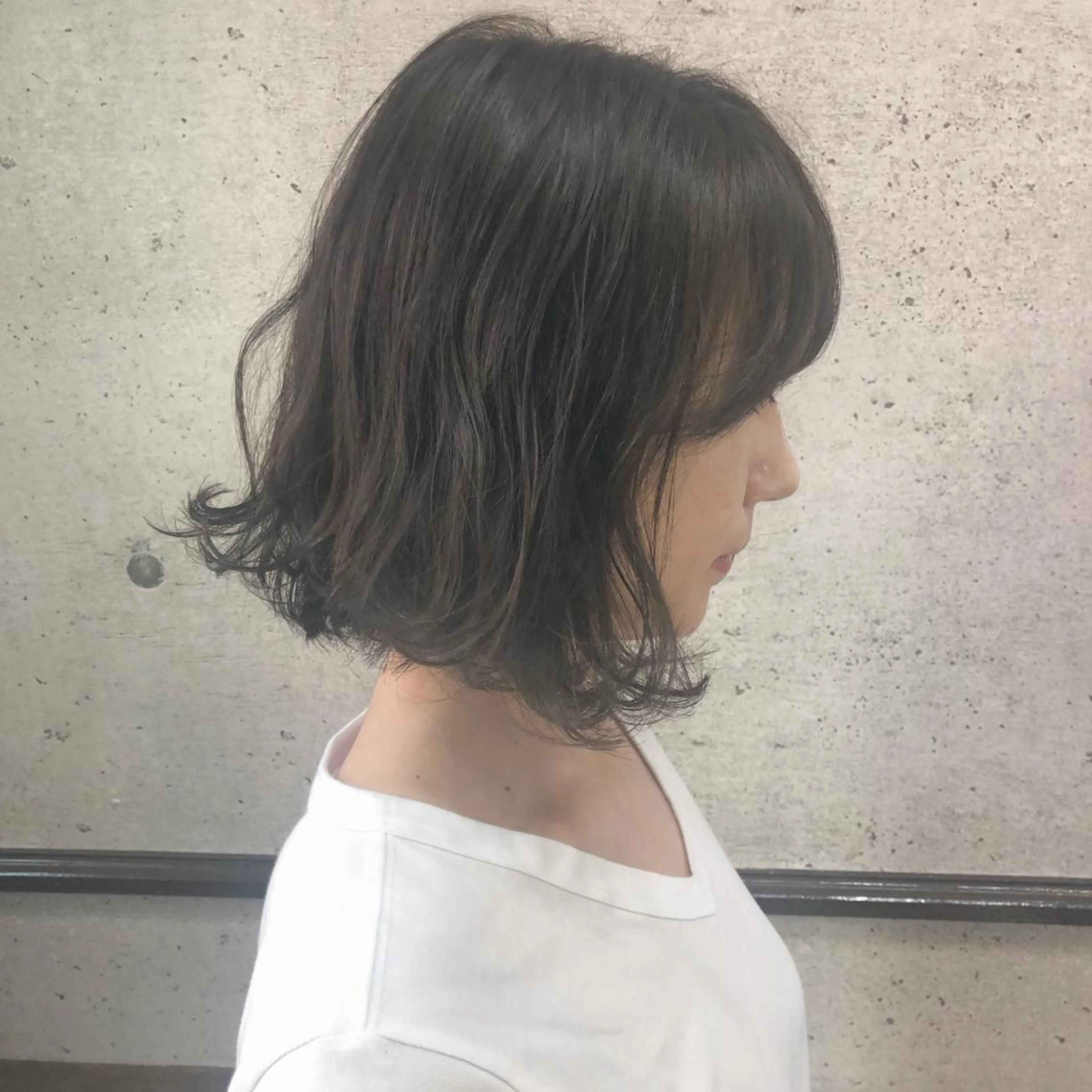 ショート カラー ベージュカラー オリーブベージュ ボブ カット ヘアカラー 縮毛矯正 トリートメント 江原 彩華のヘアスタイル