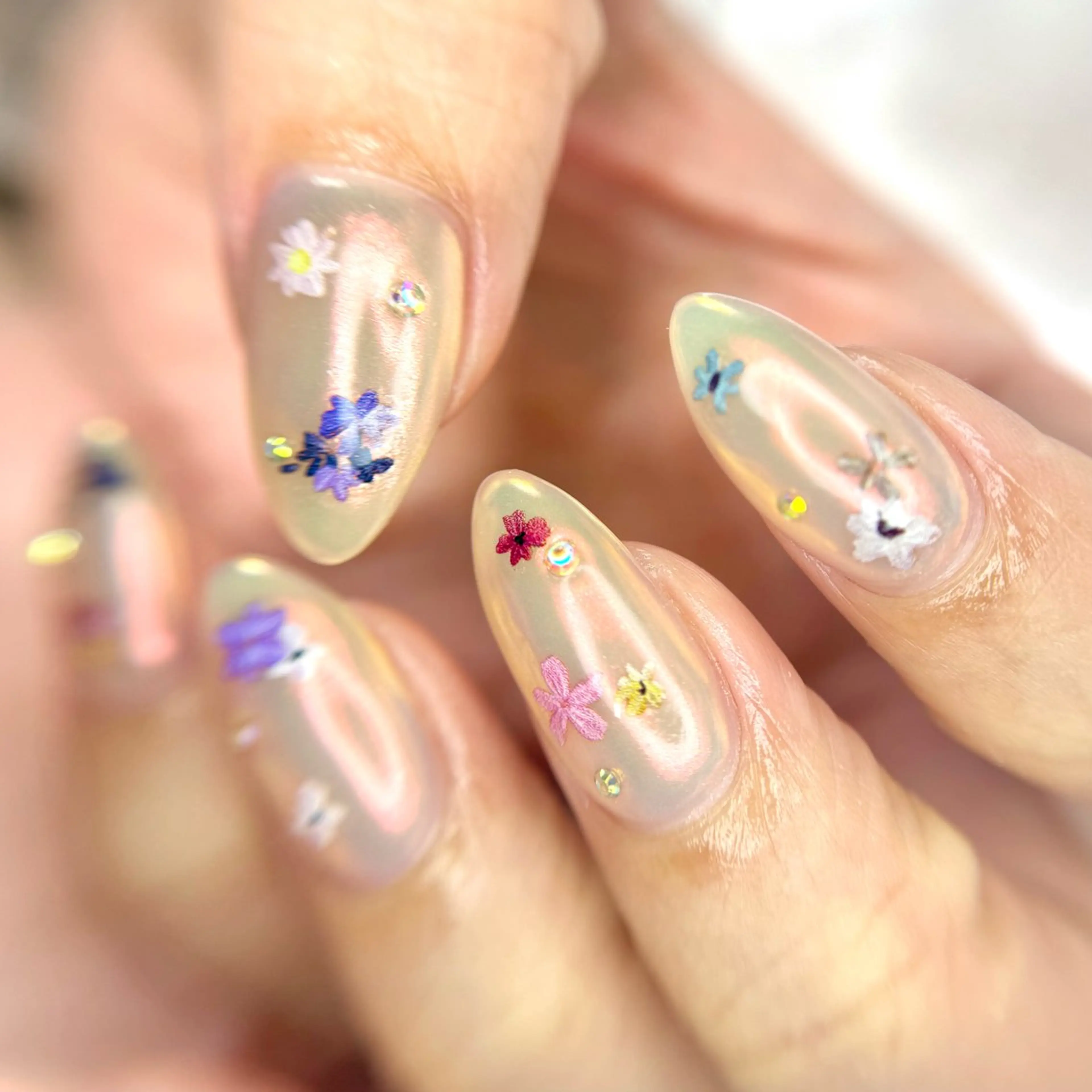 ネイル ハンドネイル OKIKA所属・【OKIKA】 らん🦖🌈🧡のマツエク・マツパデザイン