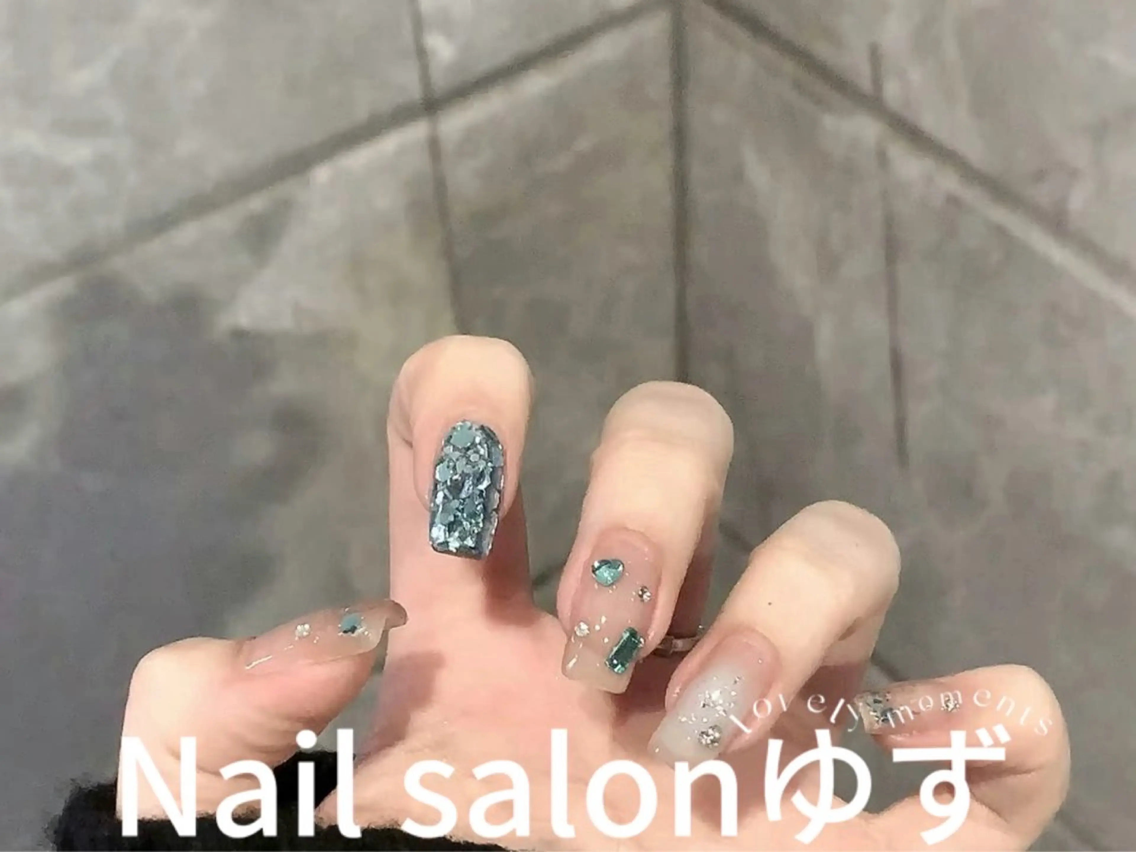 ネイル オーロラネイル フレンチネイル ジェルネイル ガラスフレンチ 韓国ネイル ハンドネイル ネイルサロン ゆずのネイルデザイン