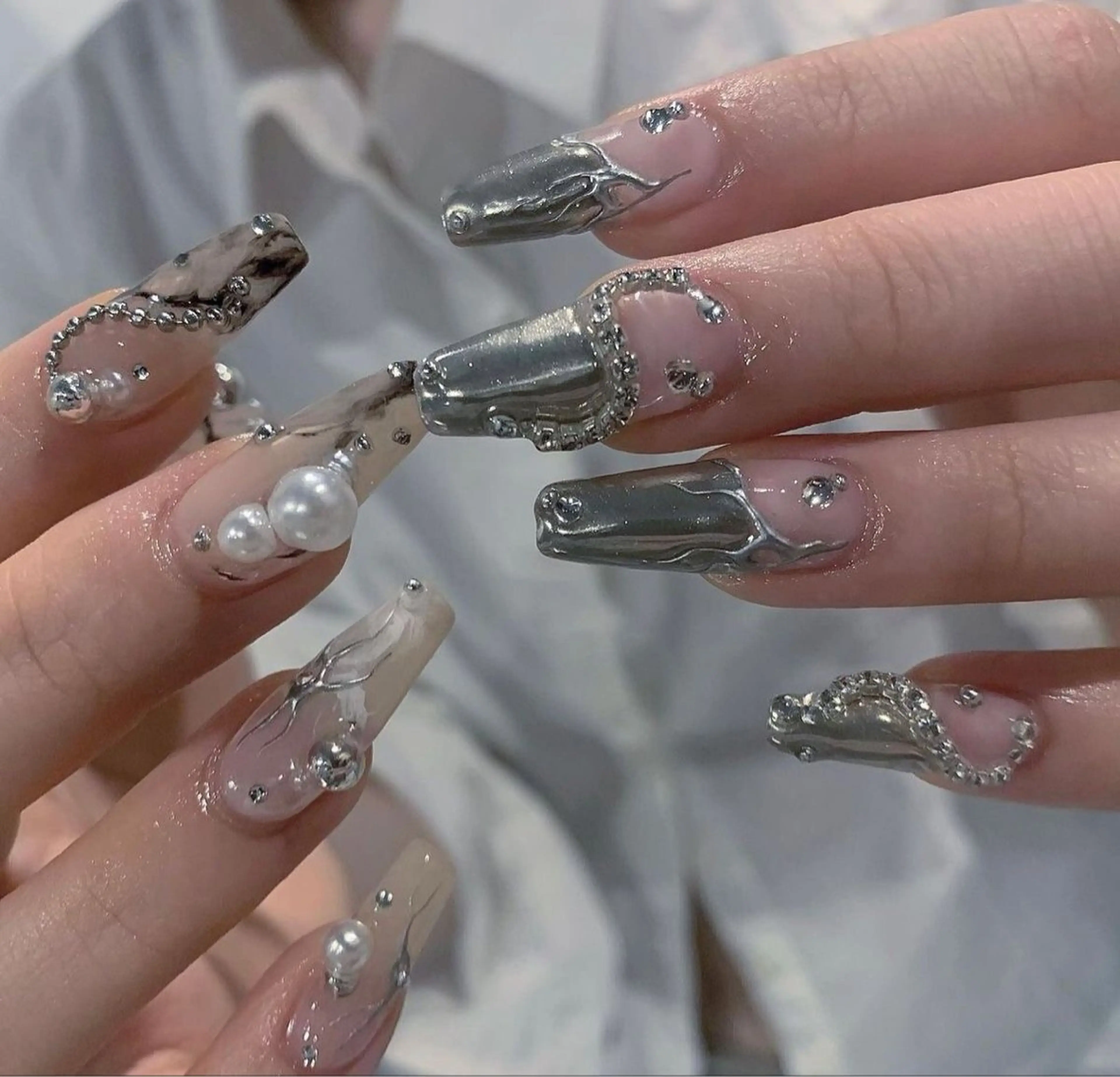 ネイル グラデーション ラメ(グリッター) マグネットネイル ミラーネイル ニュアンスネイル ハンドネイル Lumi de nails所属・Lumi de nailsのネイルデザイン