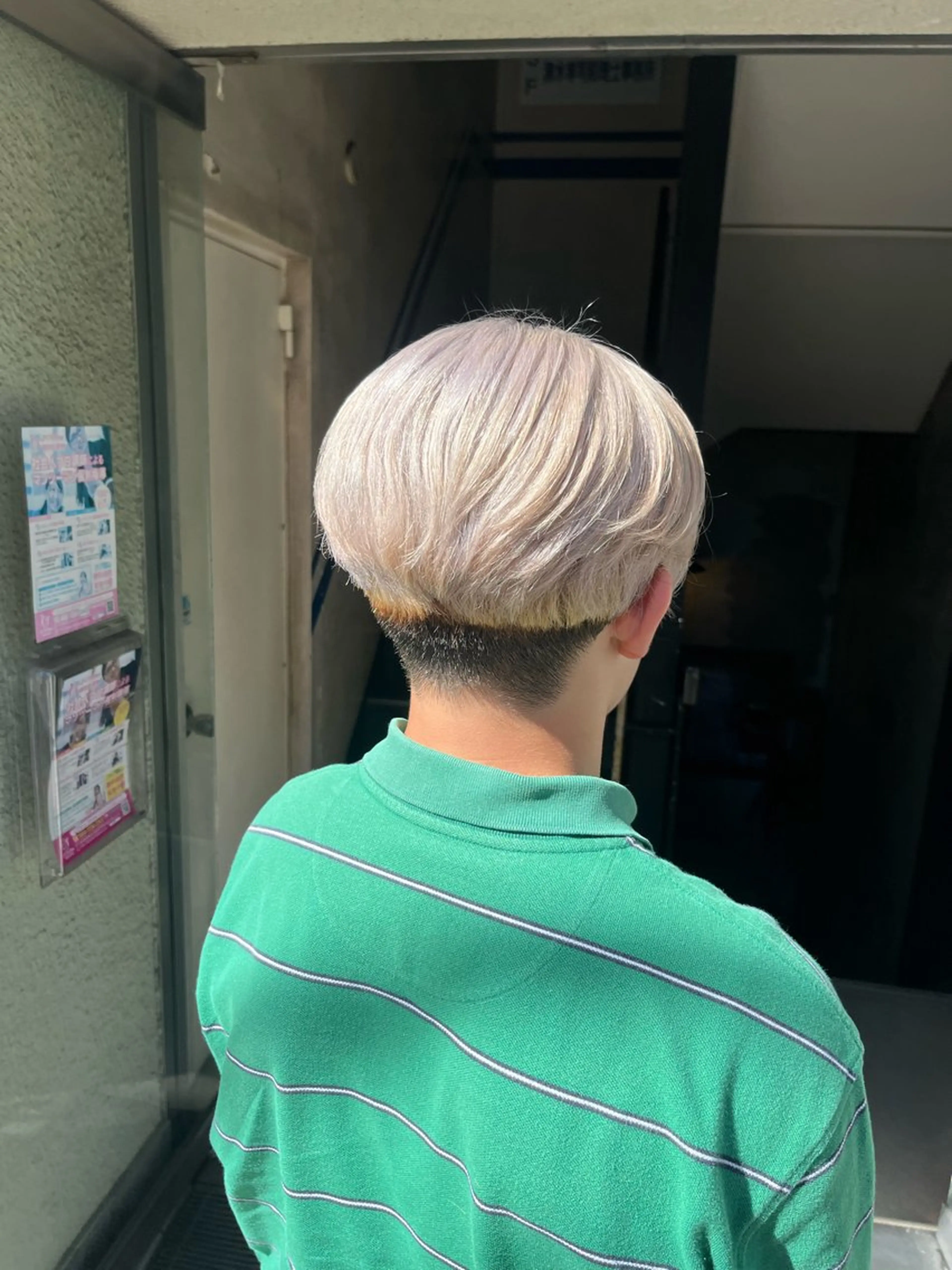 ショート カラー メンズ ブロンド ホワイトブロンド 艶髪/ハイトーン/ ヘアセット/モエノのヘアスタイル