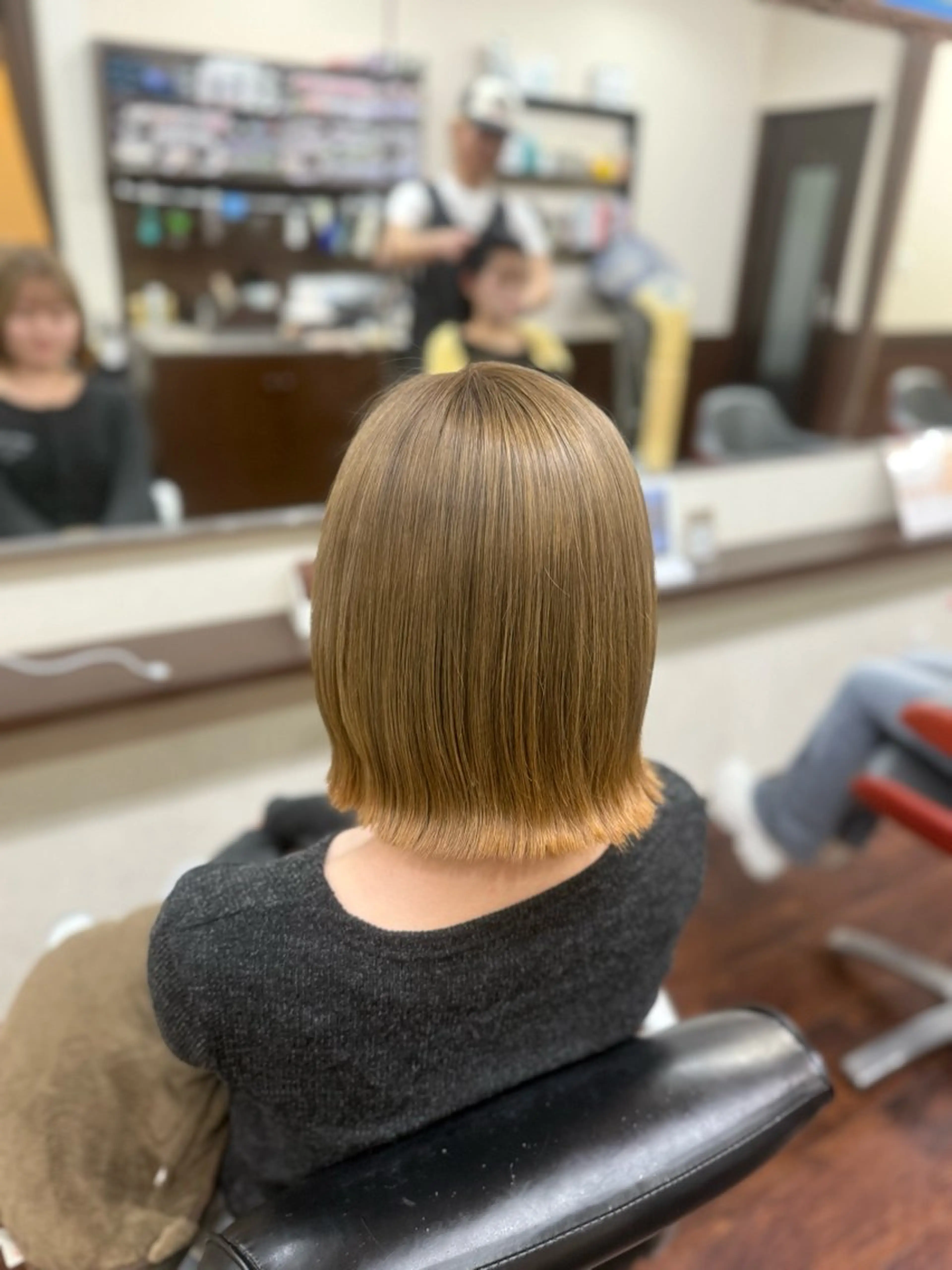 カラー 切りっぱなしボブ ベージュカラー ハイトーンカラー ミルクティーベージュ ボブ カット ヘアカラー 🫧AMAN🫧 鈴木美佑のヘアスタイル