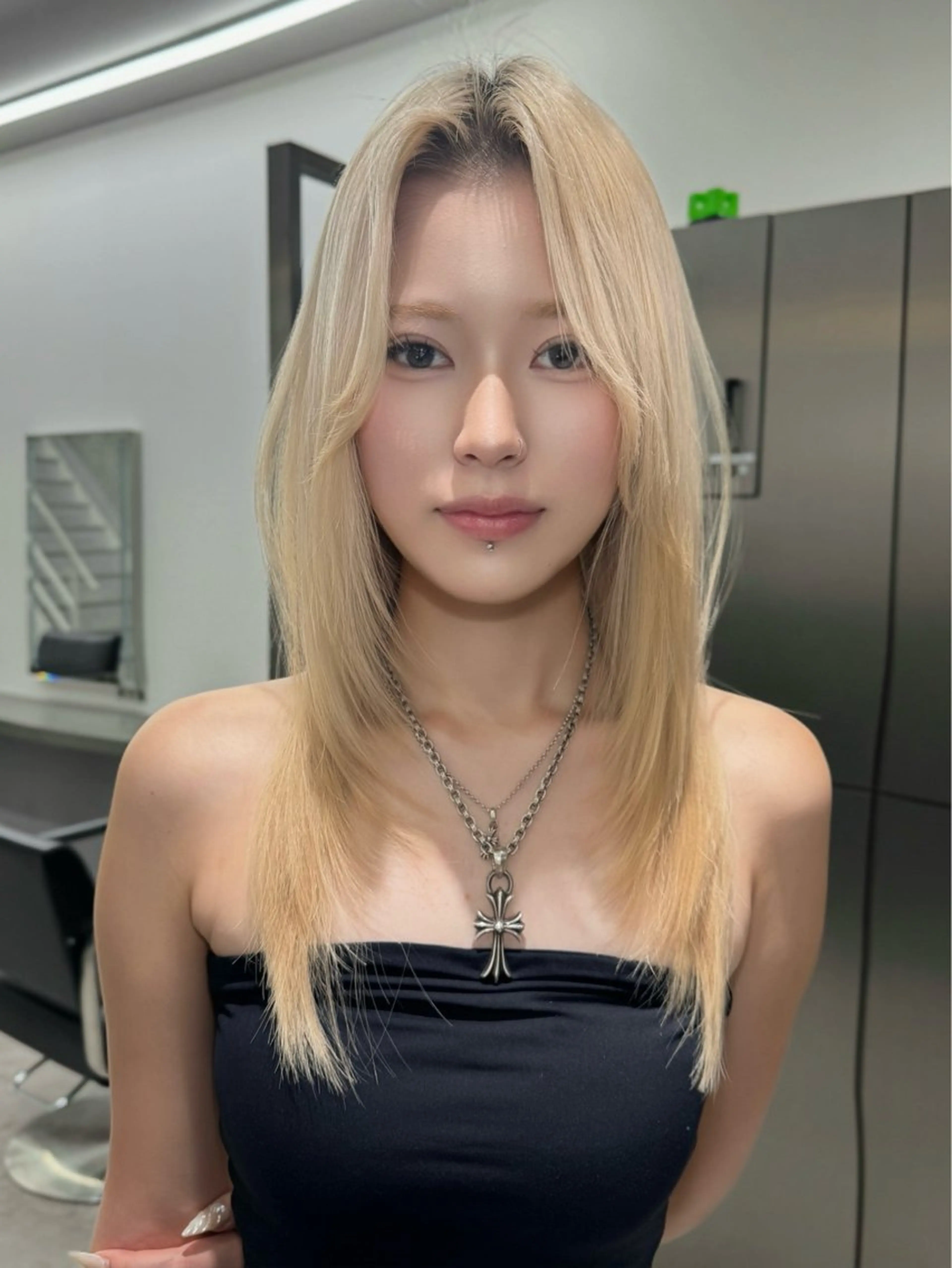 カラー 𝐥𝐚𝐲𝐞𝐫 韓⛓️ ブリーチのヘアスタイル