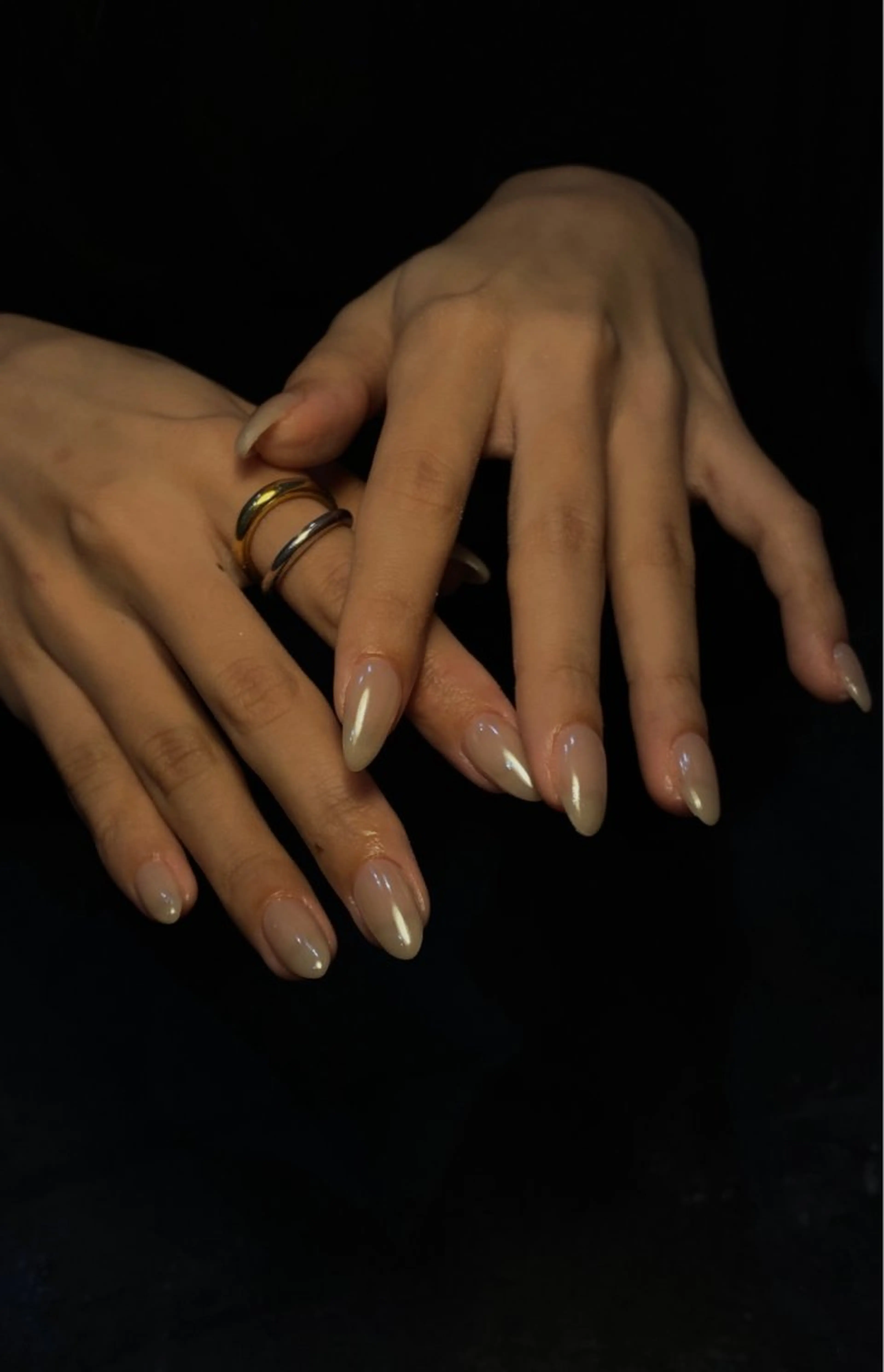 ネイル オーロラネイル ホワイト ハンドネイル ハンドケア NILATE所属・渡邉 あいのネイルデザイン