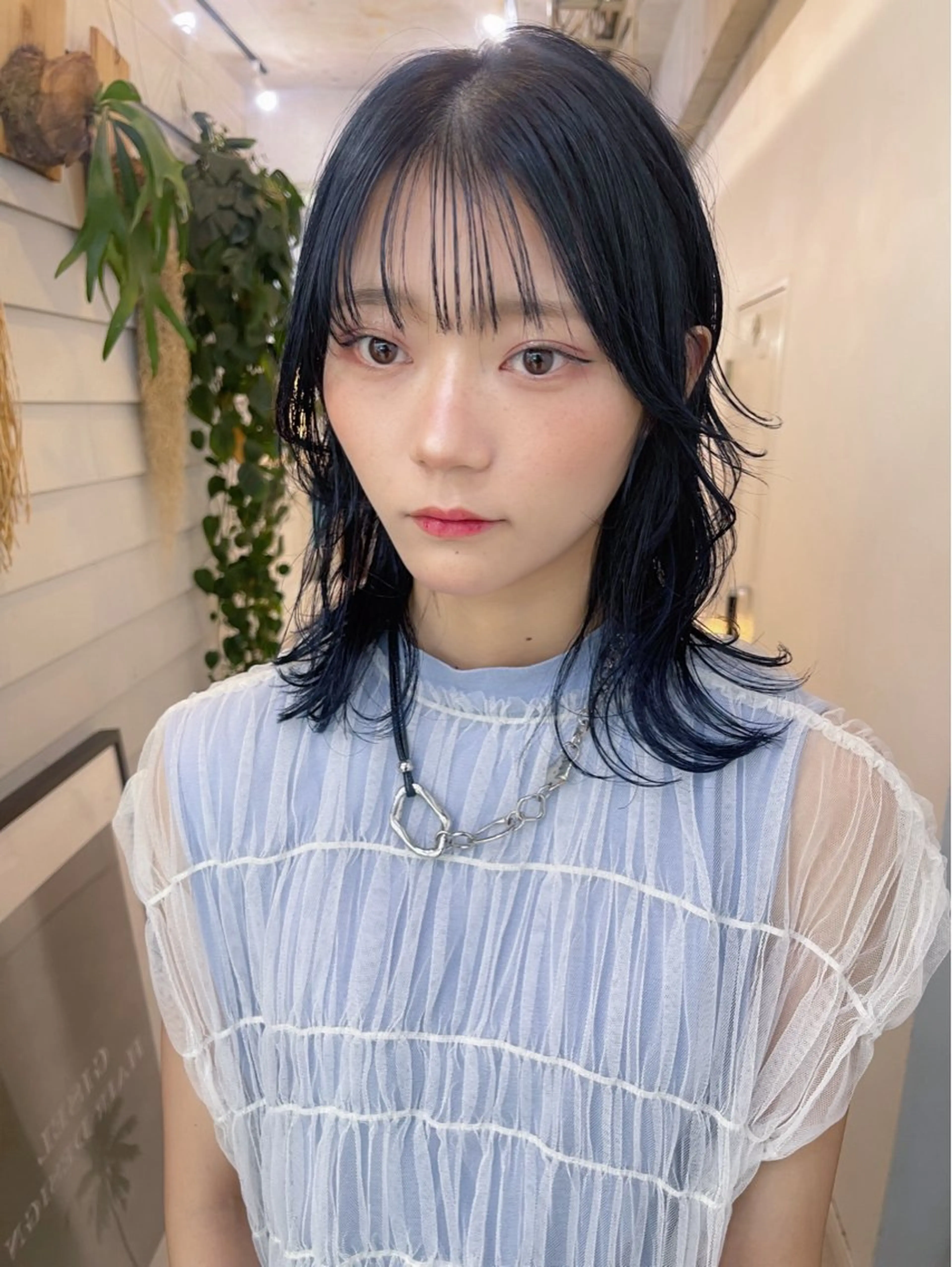 ミディアム カラー ブリーチ ダブルカラー ネイビーカラー ブリーチなしカラー ヘアカラー トリートメント AiM 大名　似合わせカットのヘアスタイル