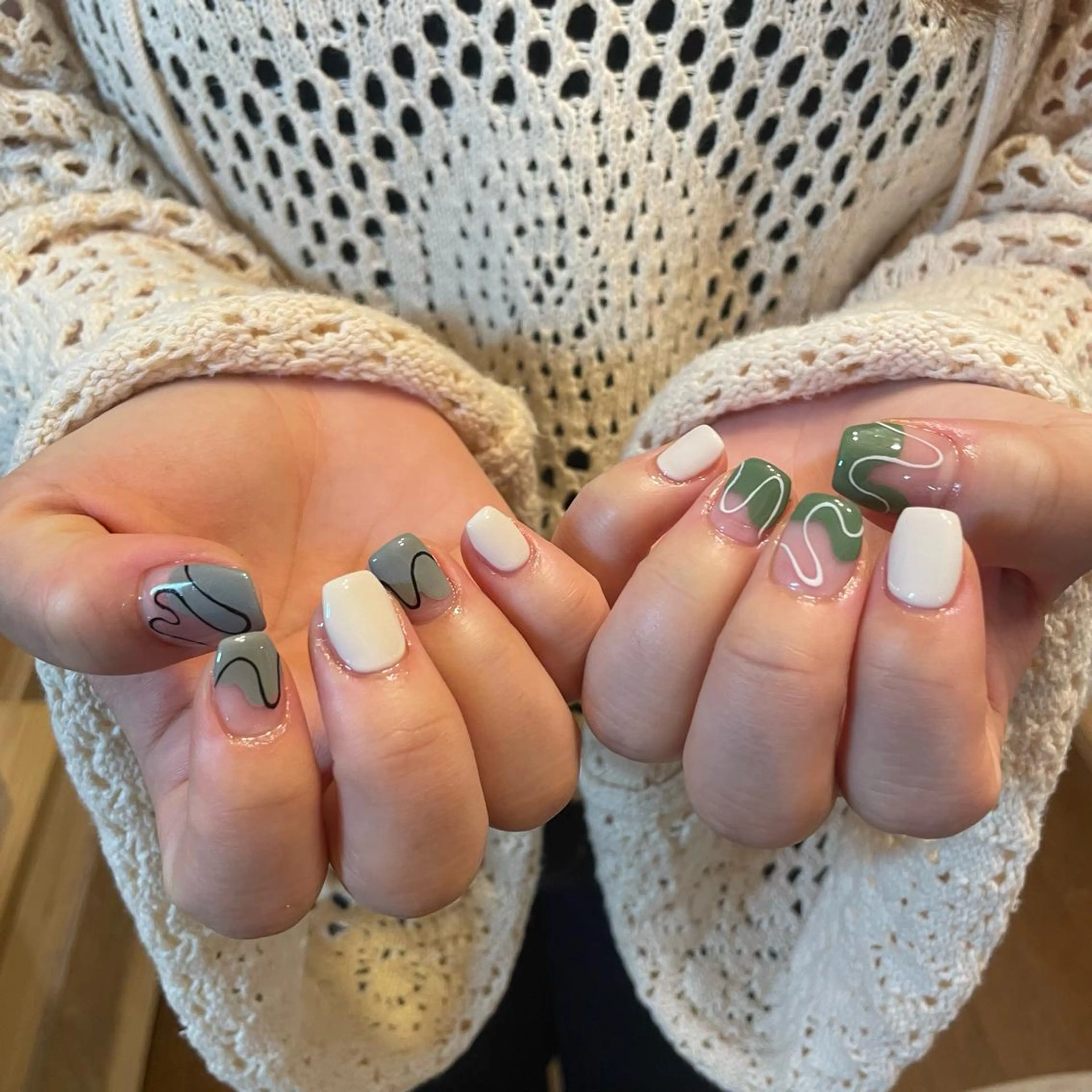 ネイル ハンドネイル フットネイル ハンドケア Nes.Nail所属・Miyagi Asamiのネイルデザイン