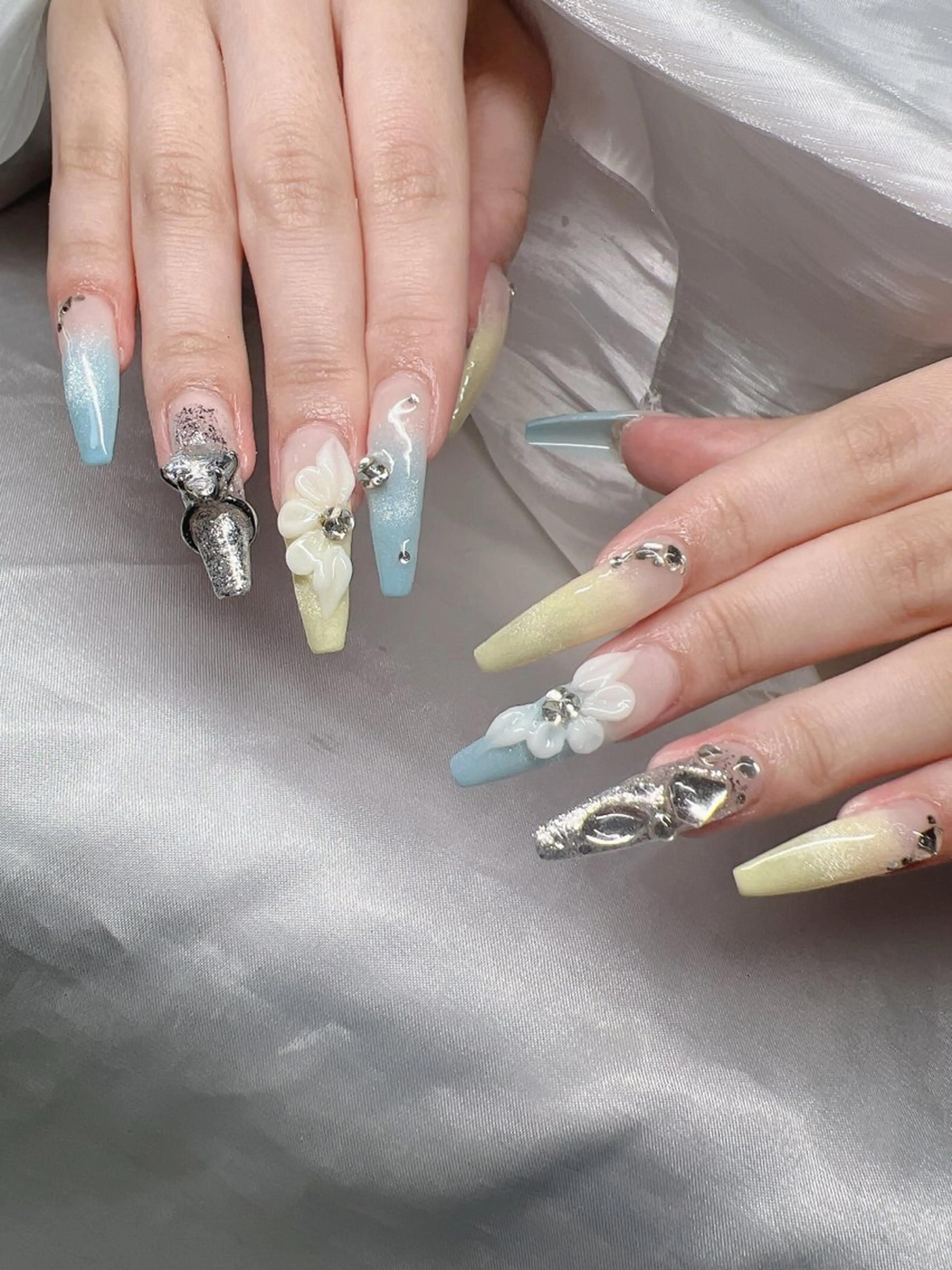 ネイル ハンドネイル Lee Nailsのネイルデザイン