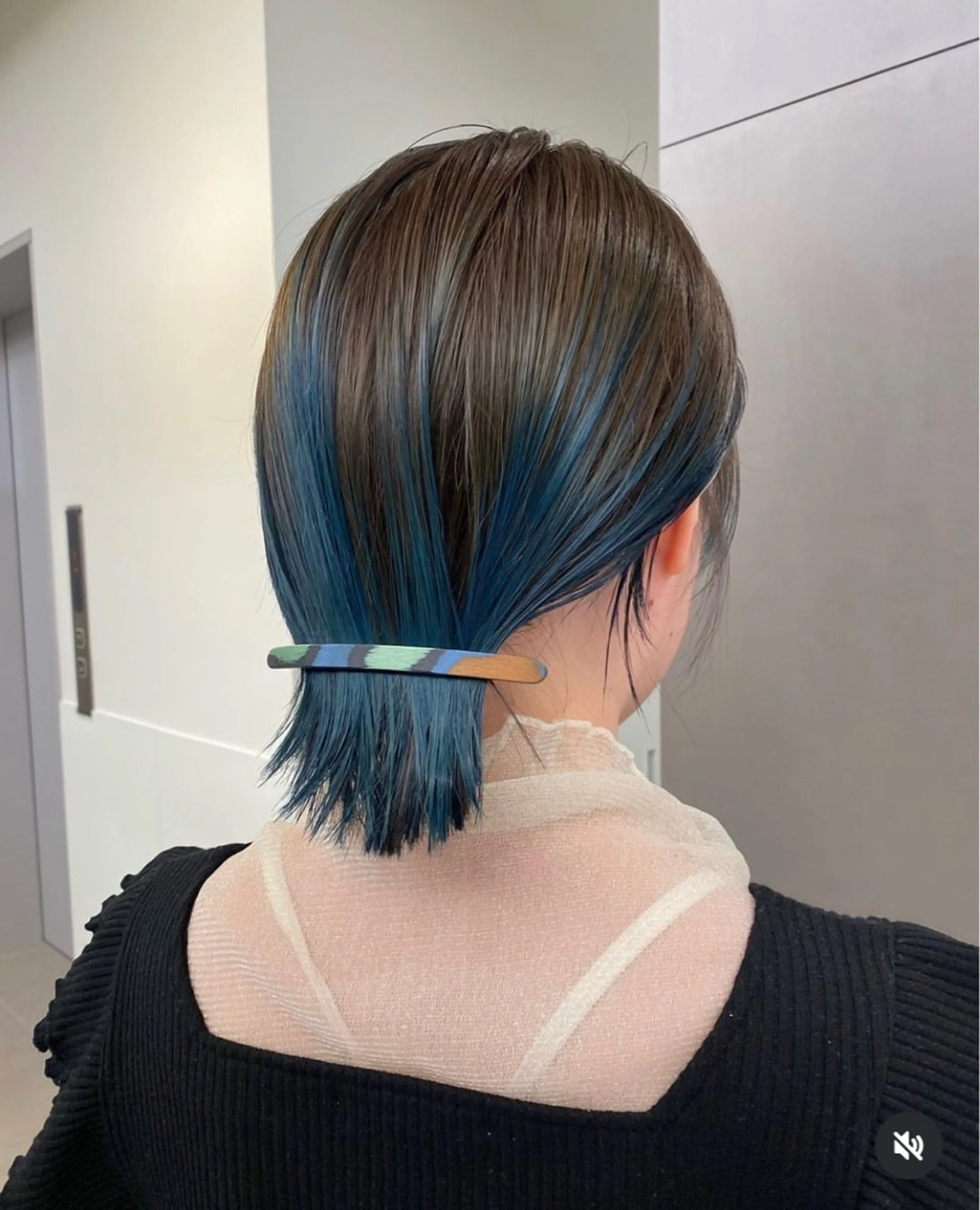 セミロング カラー ブリーチ 高発色ブリーチ/ ハイレイヤー🪽aiのヘアスタイル