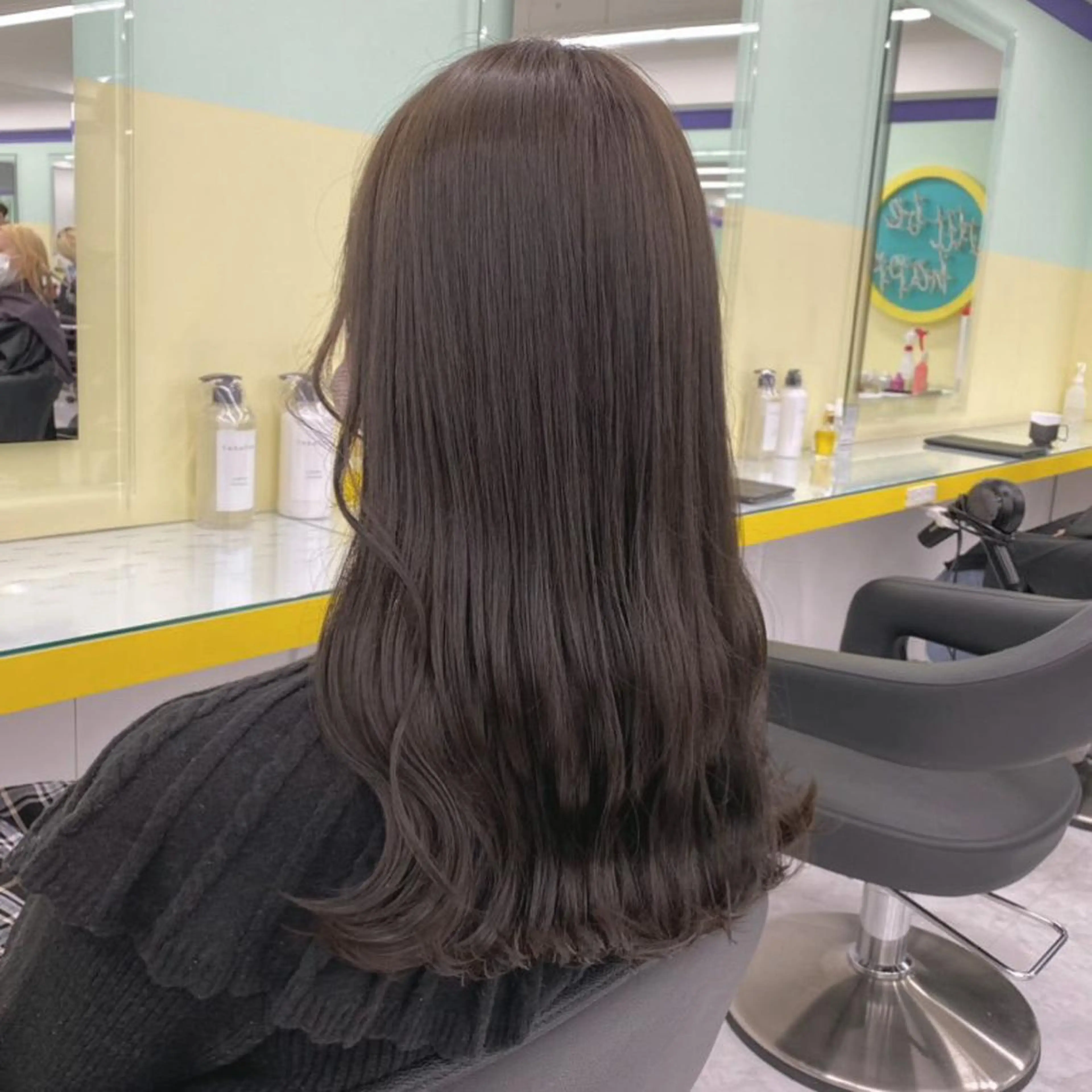 セミロング カラー ヘアアレンジ カット ヘアカラー トリートメント ☁️縮毛矯正✖️ 透明感☁️りくのヘアスタイル