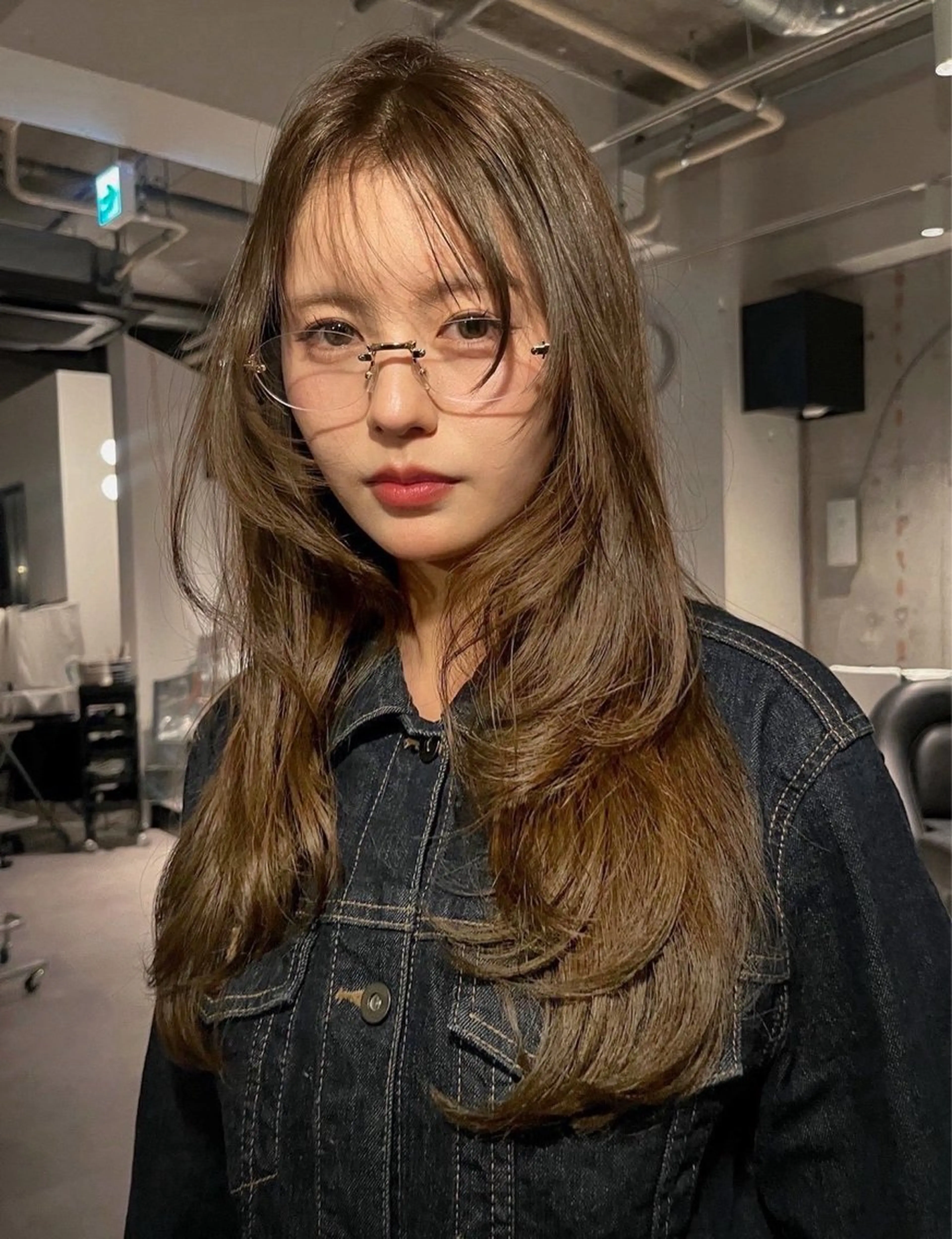 ロング レイヤーカット 松尾 伊純のヘアスタイル