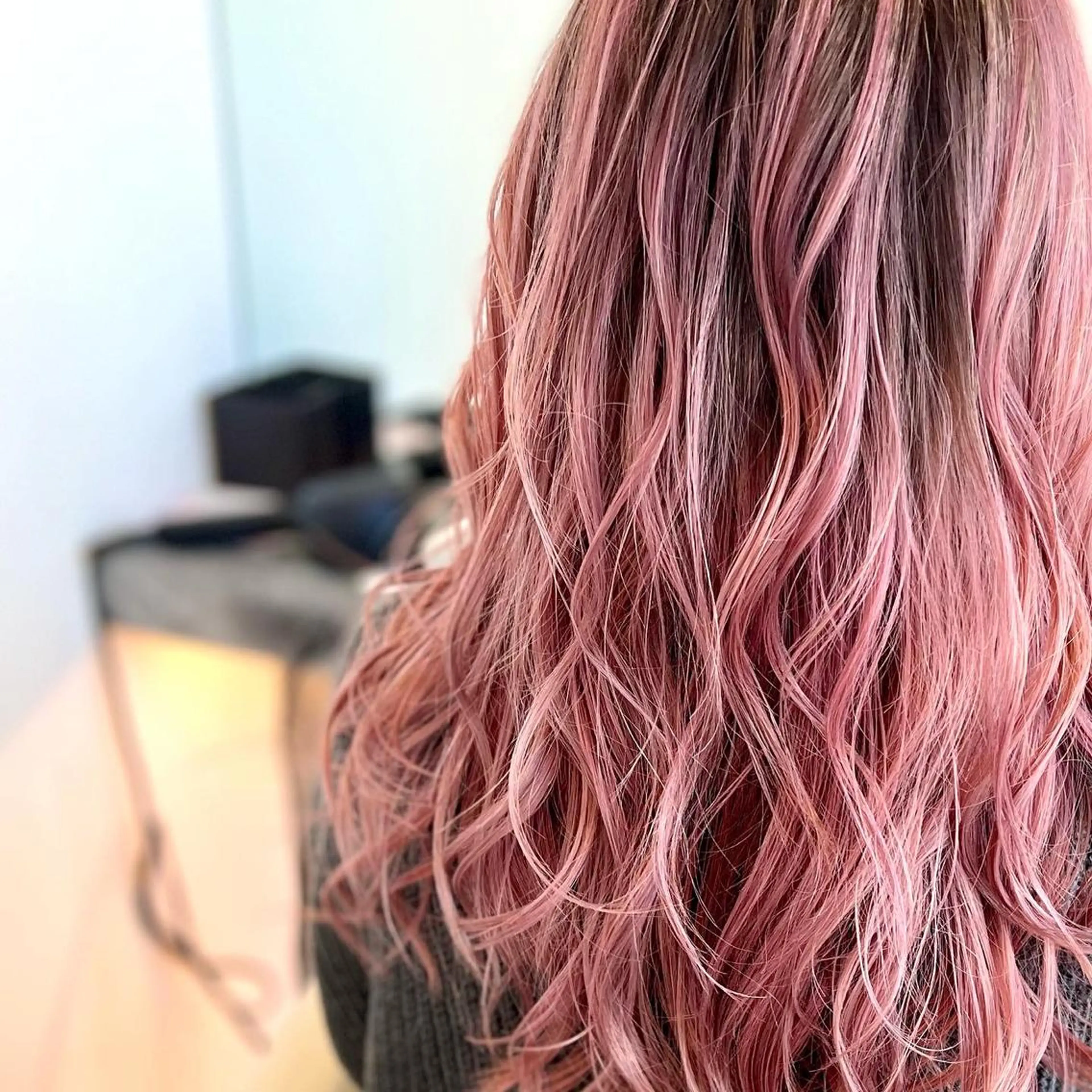 セミロング ハイライト レイヤーカット ヘアカラー ブリーチ毛に縮毛矯正 ✨カラー✨山田 正幸のヘアスタイル