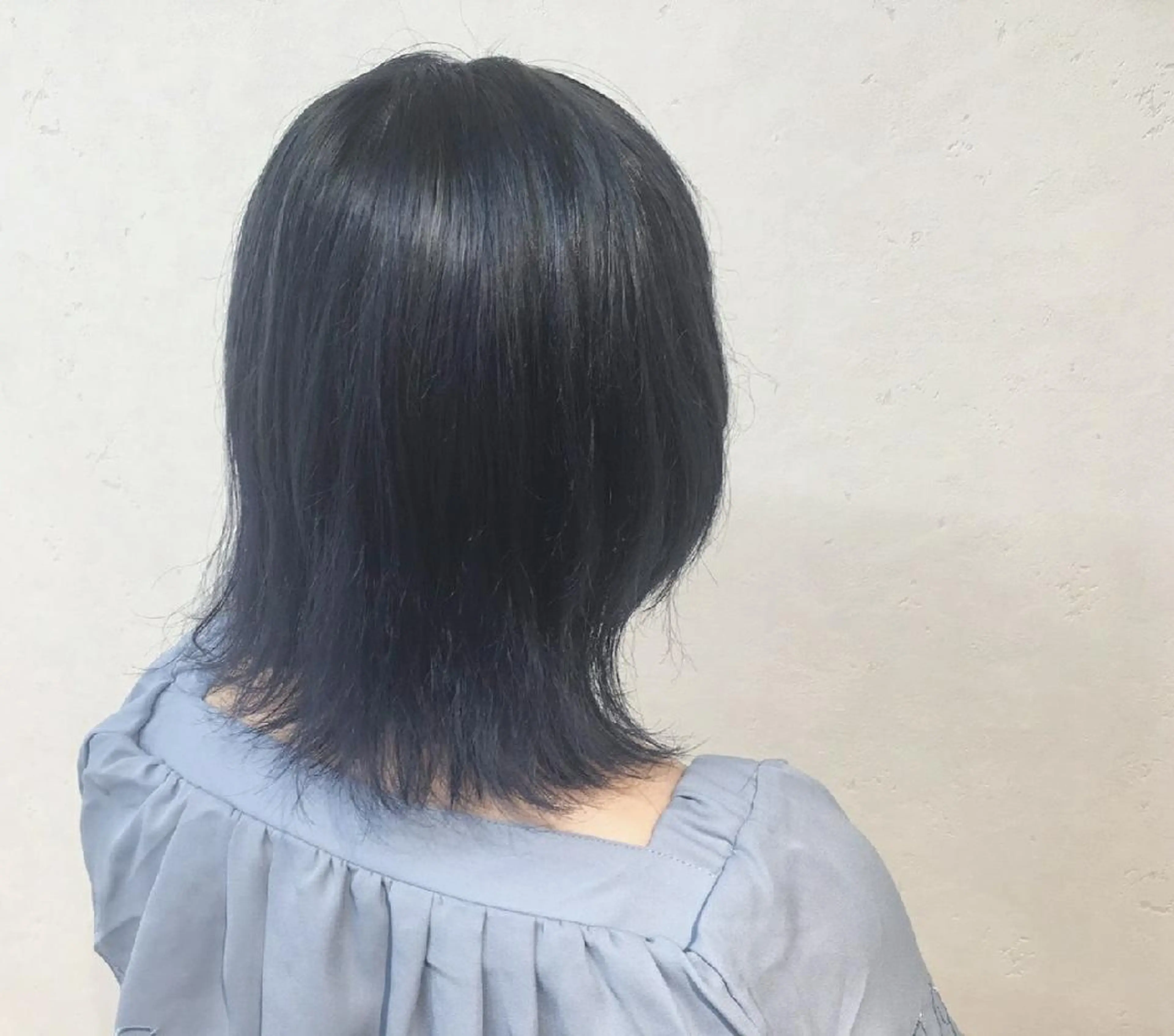 ミディアム カラー ダブルカラー ネイビーカラー 透明感ハイライト◎ 伊藤夏海のヘアスタイル