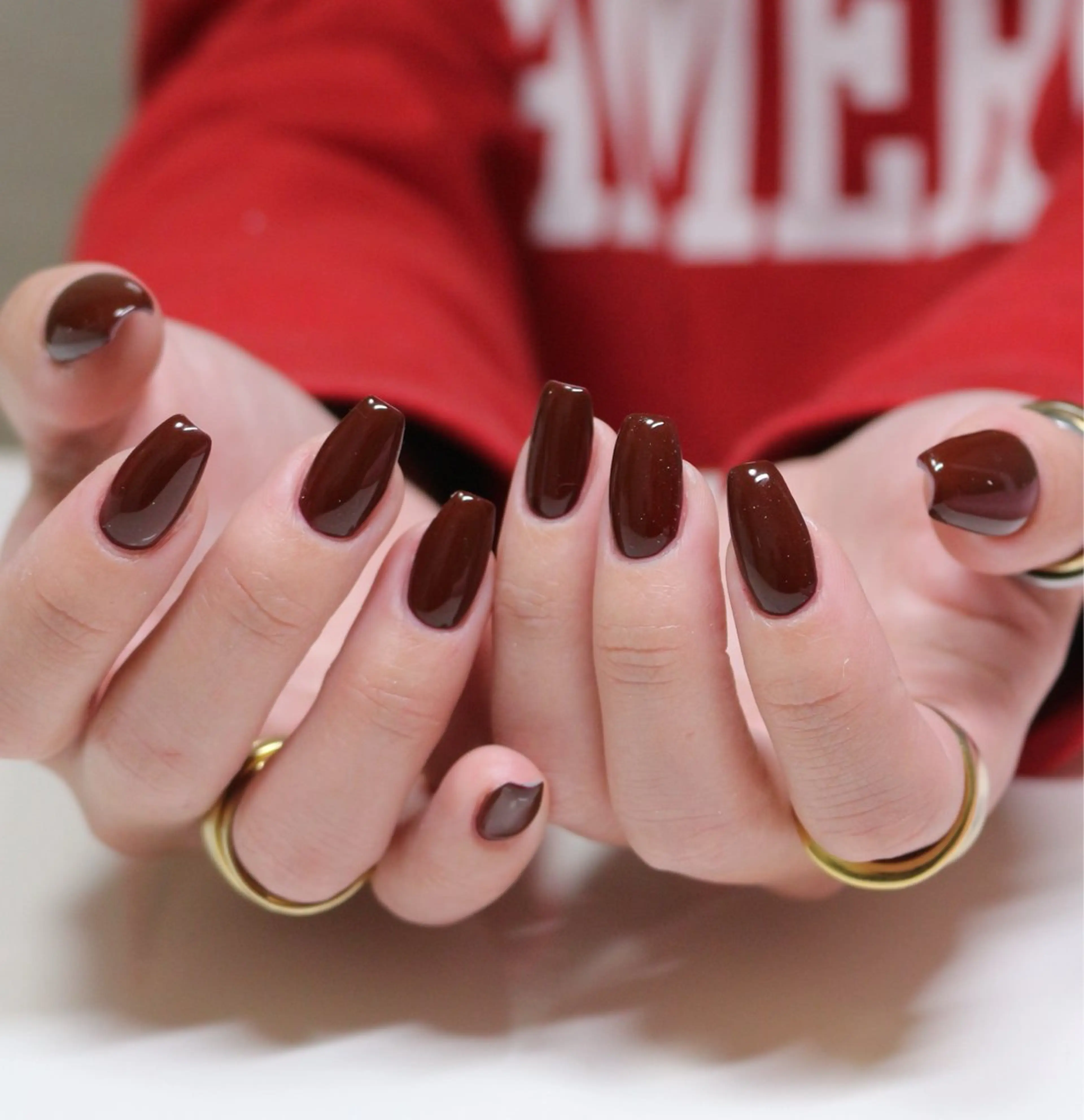 ネイル ボルドー 氷ネイル・うるうるネイル ワンカラーネイル 赤色 シンプルネイル ハンドネイル Baku Nailsのネイルデザイン