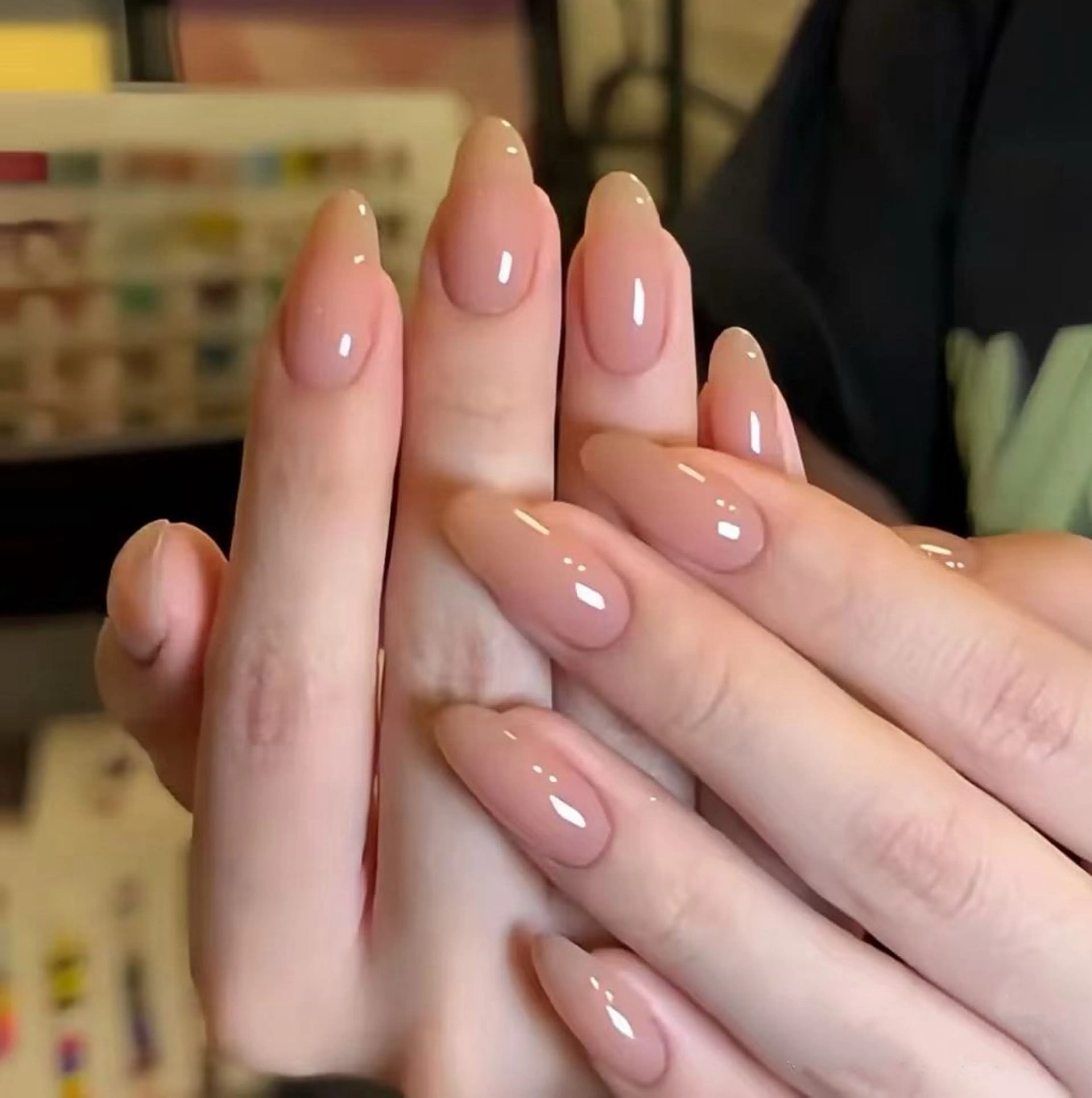 【HAND】肌馴染みの良い色☆ワンカラーの写真