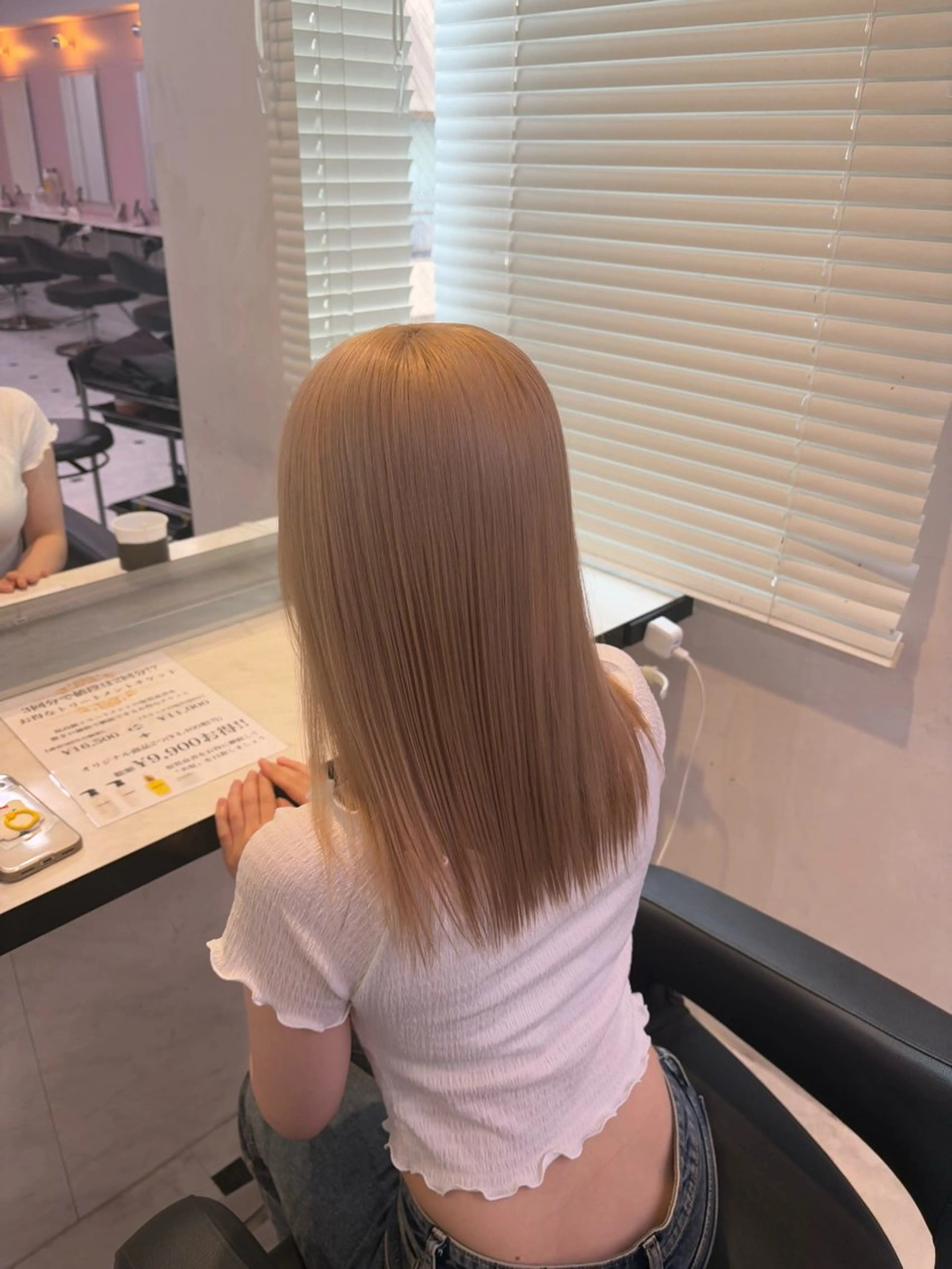 ミディアム カラー ヘアカラー トリートメント 透明感ベージュカラー ♡上野♡AIのヘアスタイル