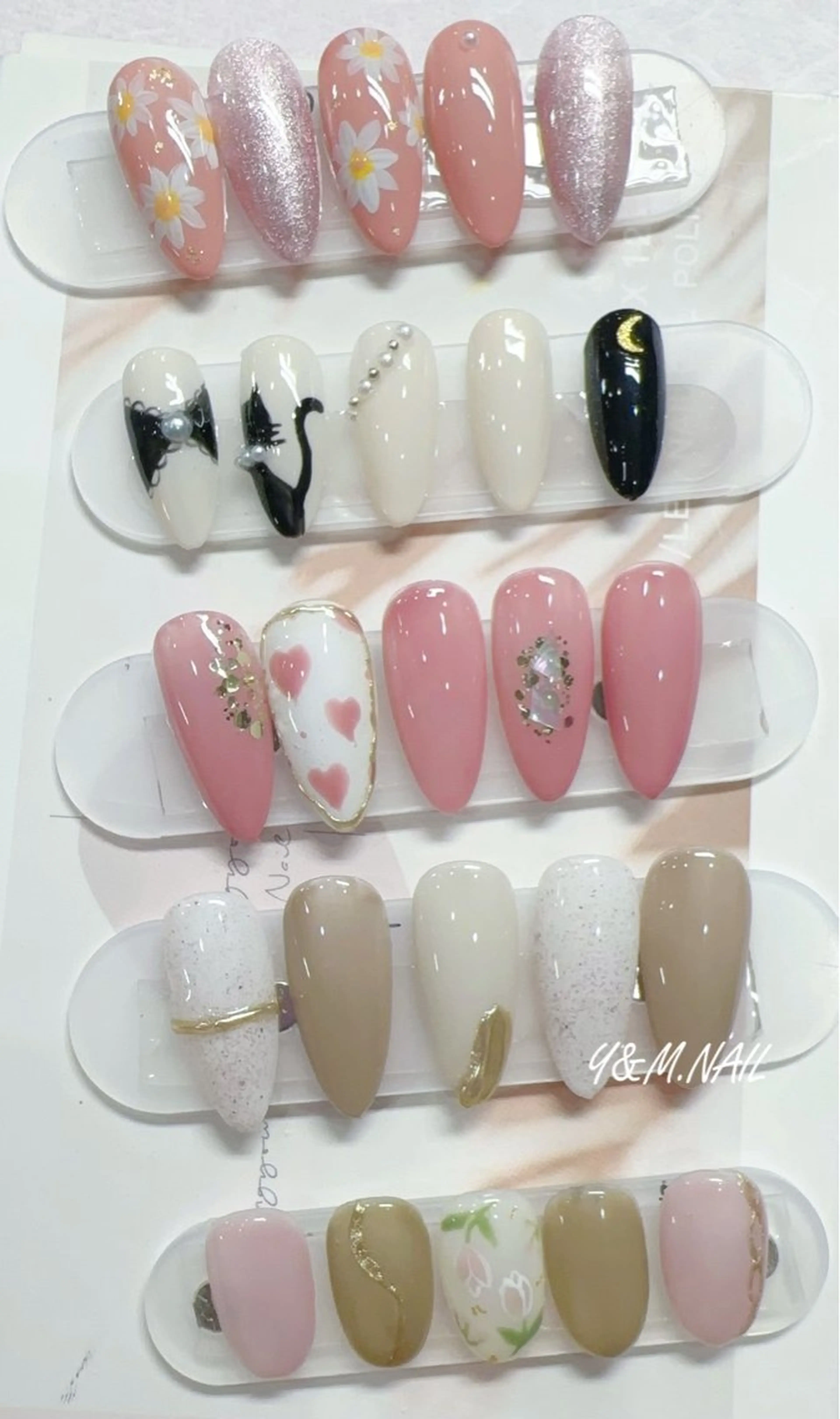 ネイル Ui_Amor (パラジェル)のネイルデザイン