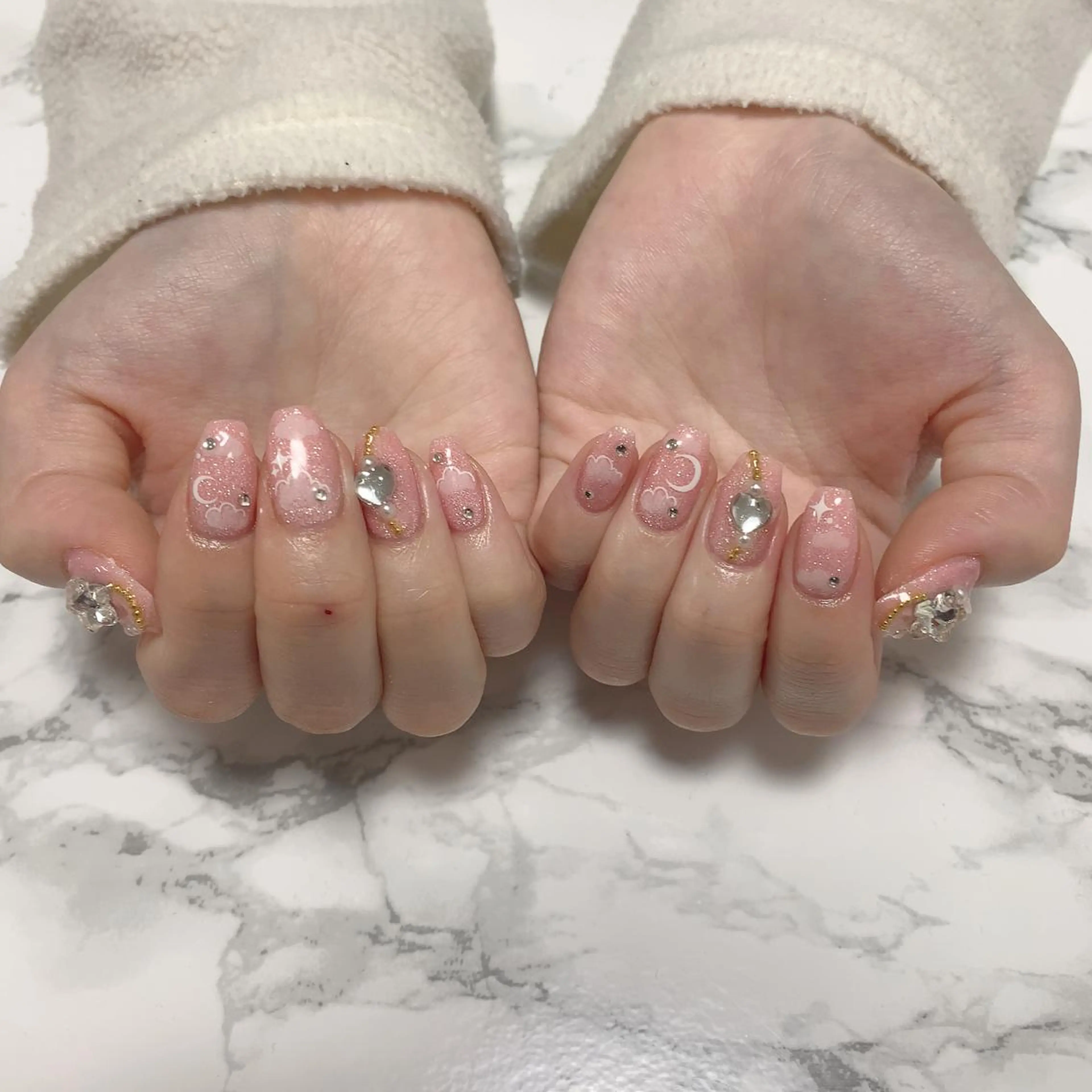 ネイル はな💎ネイル ワンホン、長さ出しのネイルデザイン