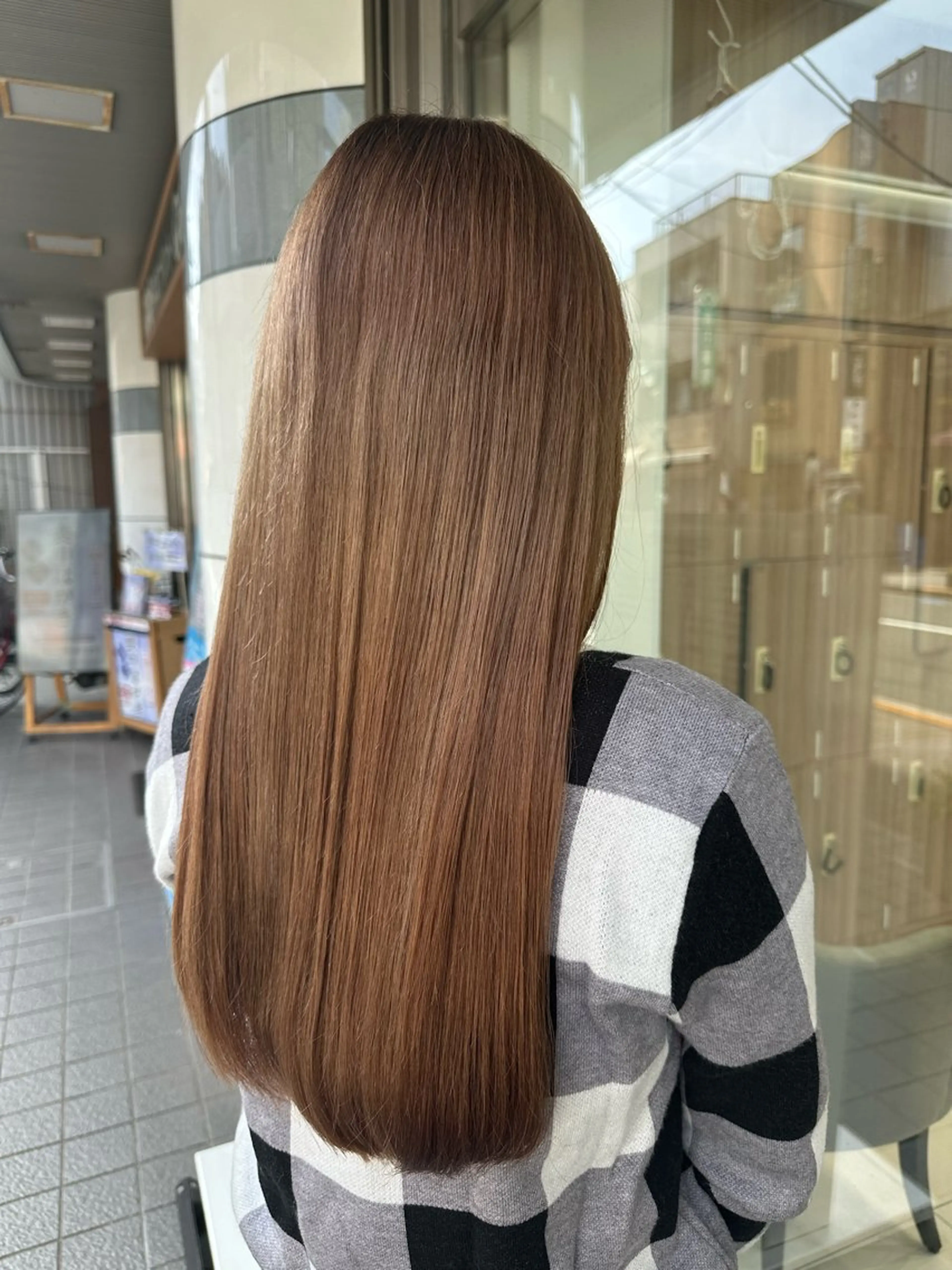 ロング カラー グレージュ 勝見 美春のヘアスタイル
