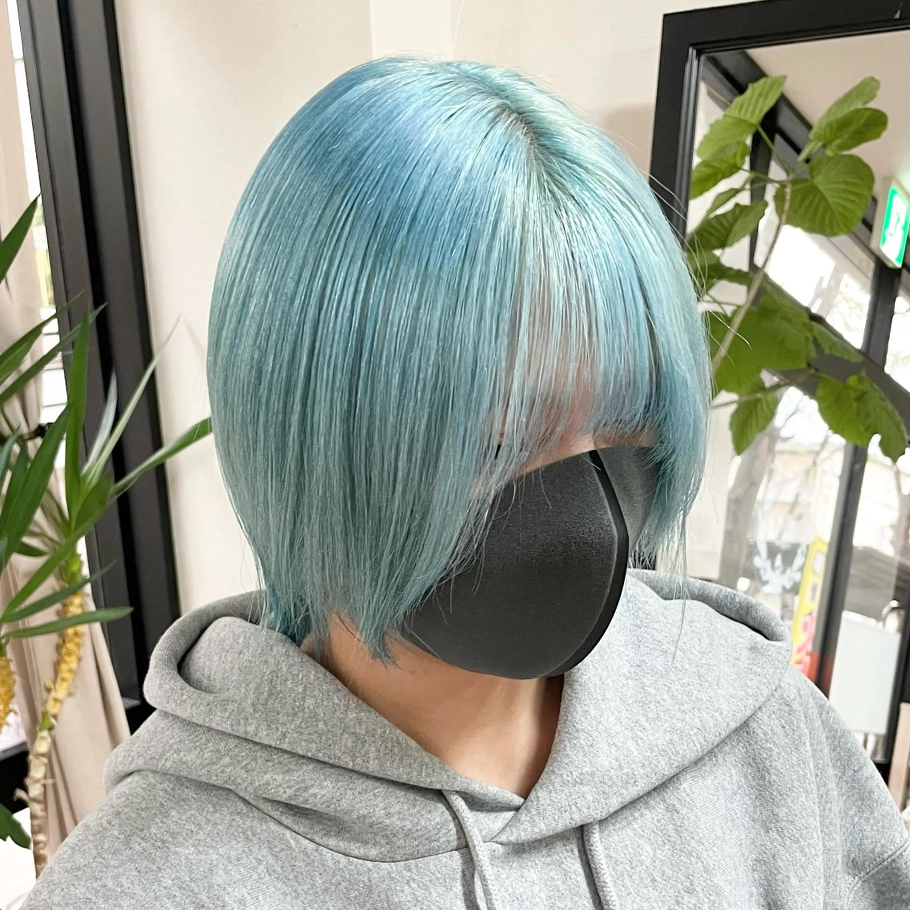 ショート カラー ブルーカラー ヘアカラー オザキクウガ/ ブリーチ/髪質改善のヘアスタイル