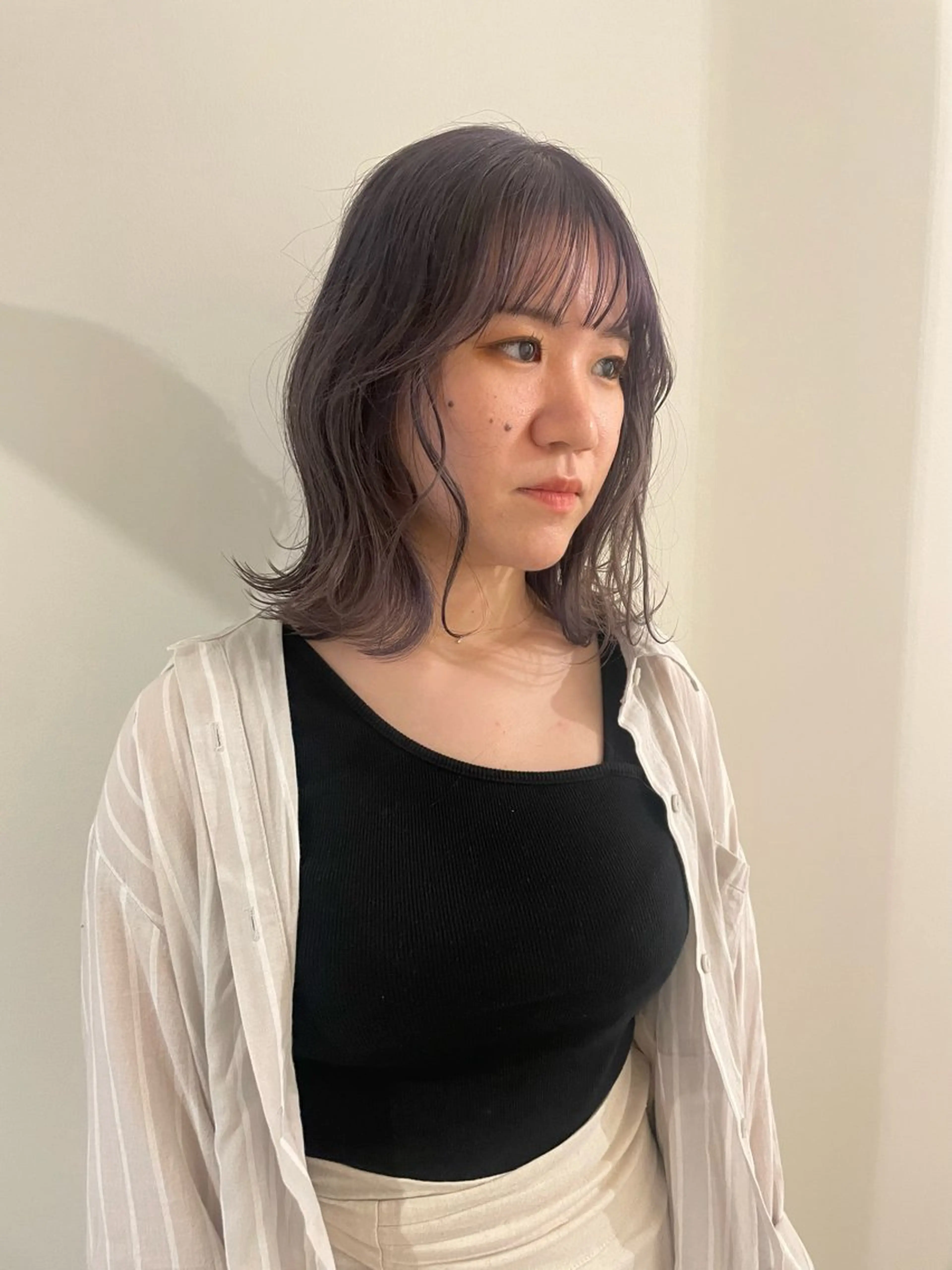 ミディアム カラー ブリーチ ブルーカラー ブルーラベンダー ラベンダーカラー カット ヘアカラー 渋谷 留菜のヘアスタイル