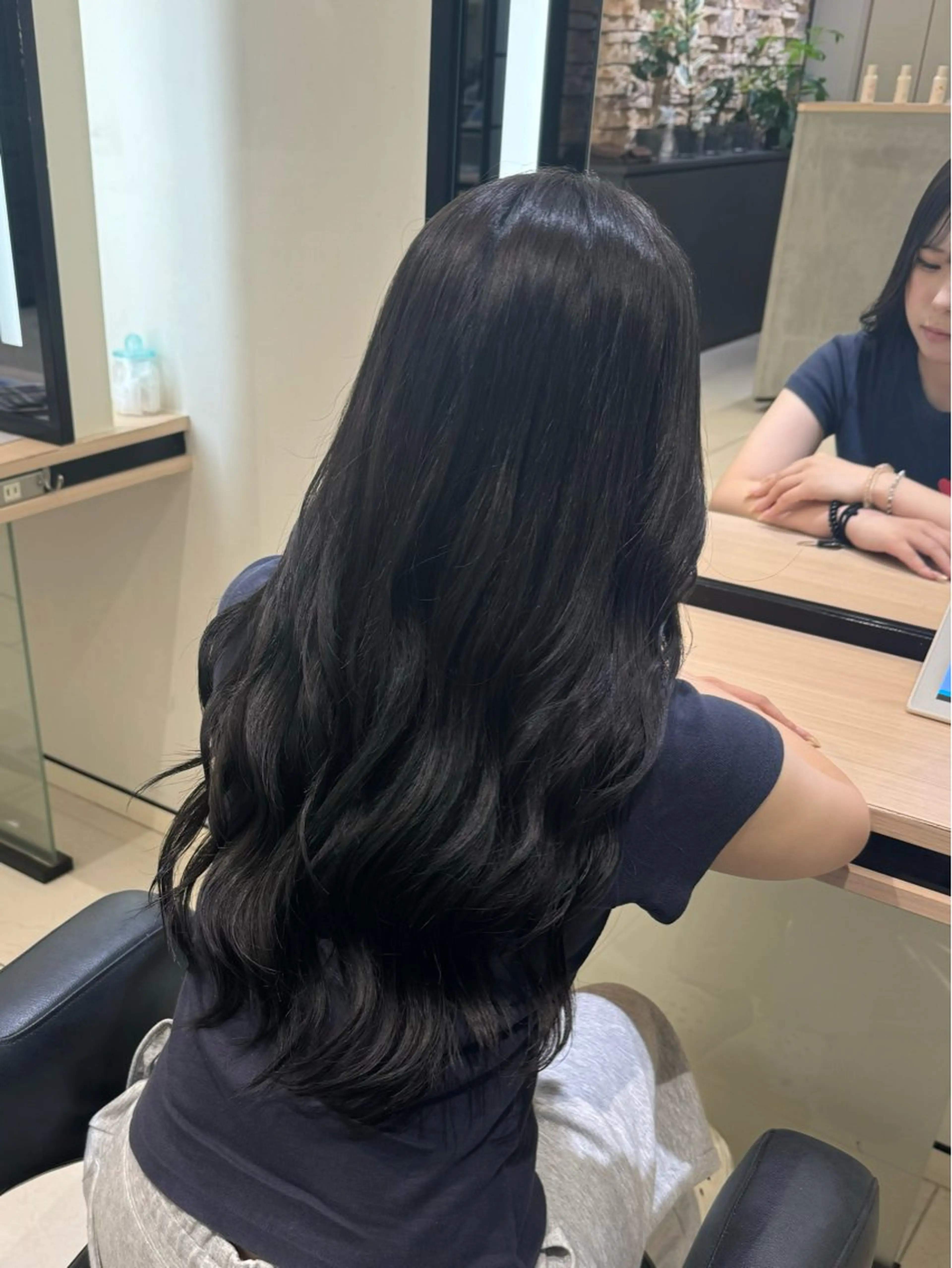 ロング カラー オリーブカラー ヘアカラー トリートメント ひなの🫧ベージュ系 艶カラーのヘアスタイル