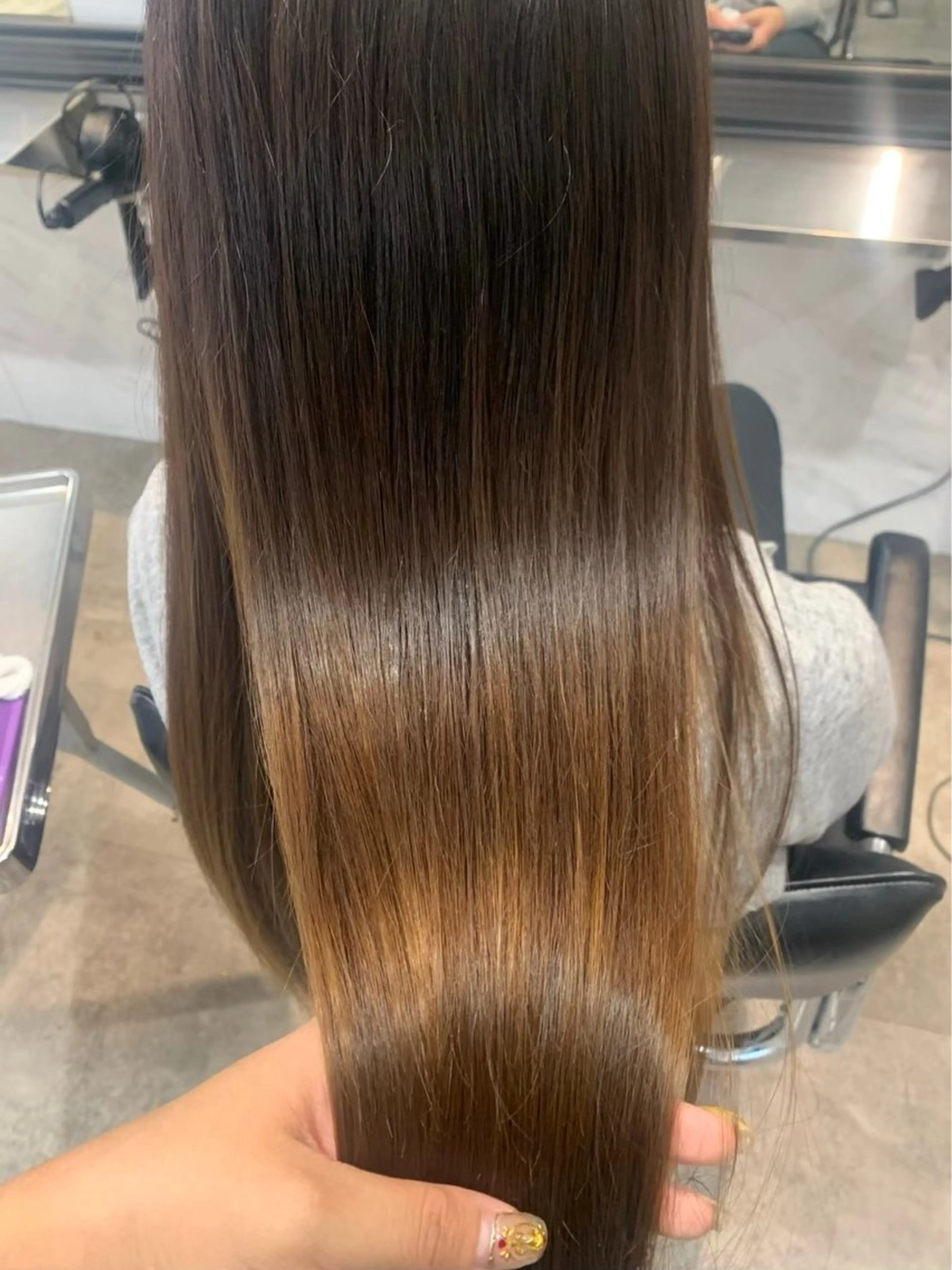 ロング 羽柴幸生✨透明感 カラー・ストレート✨のヘアスタイル