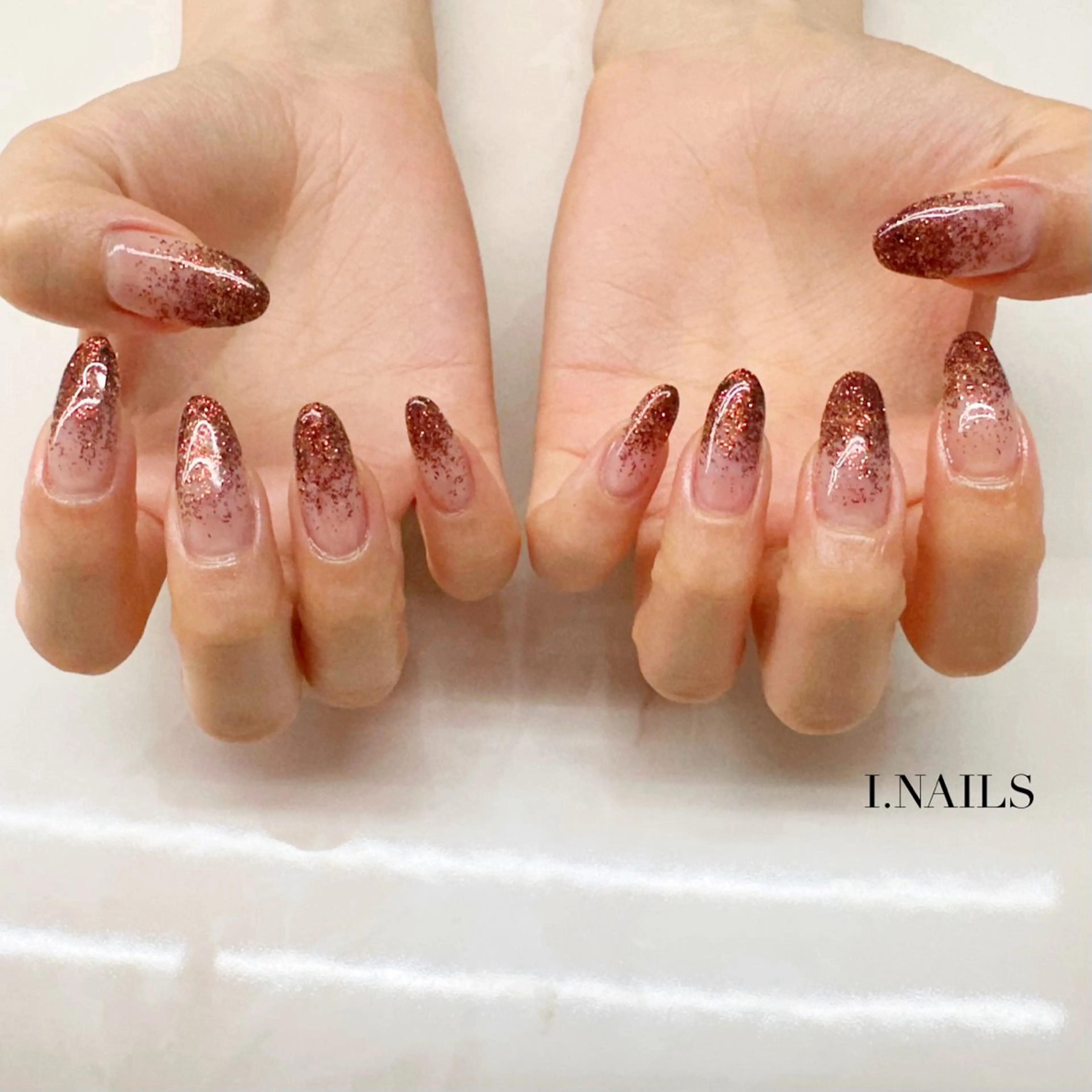 ネイル アイネイルズ所属・早川 梓のネイルデザイン