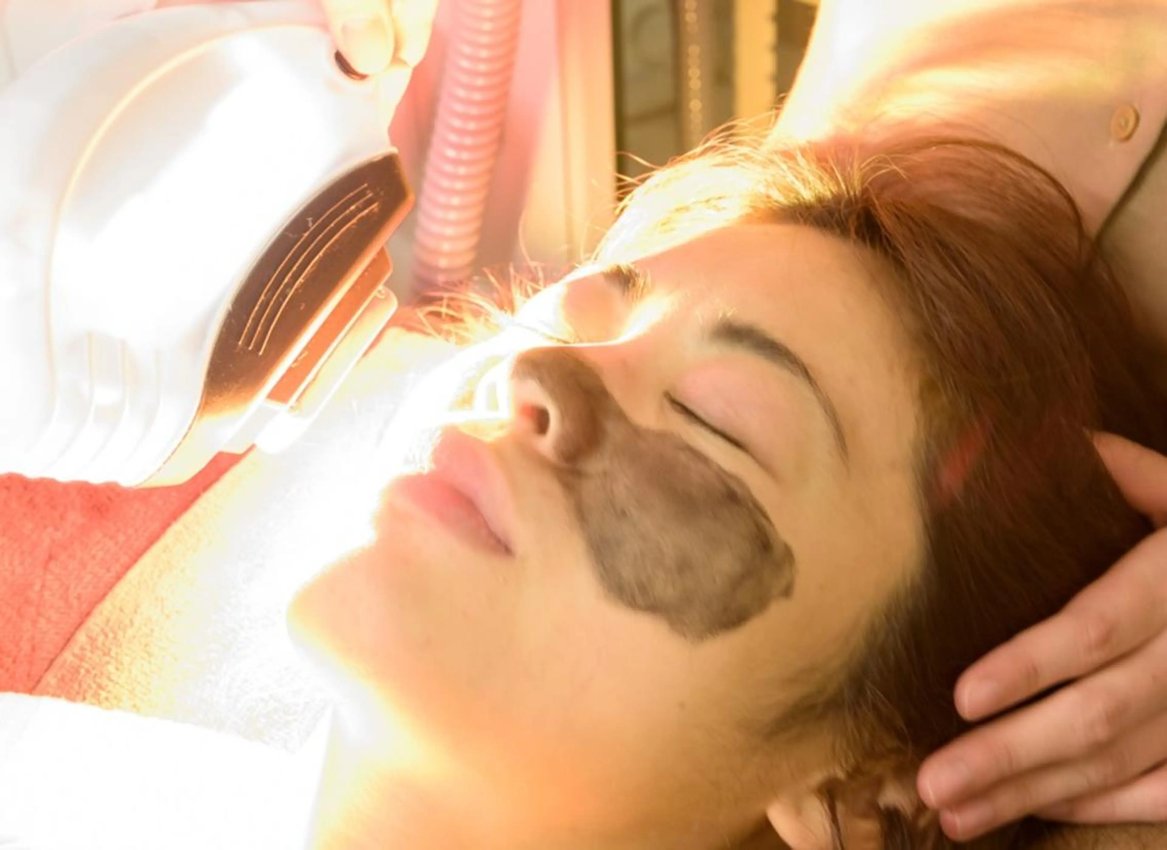 エステでは叶わない【毛穴集中ケア】IPL光美療炭素ピーリング ＊中期でケアの写真