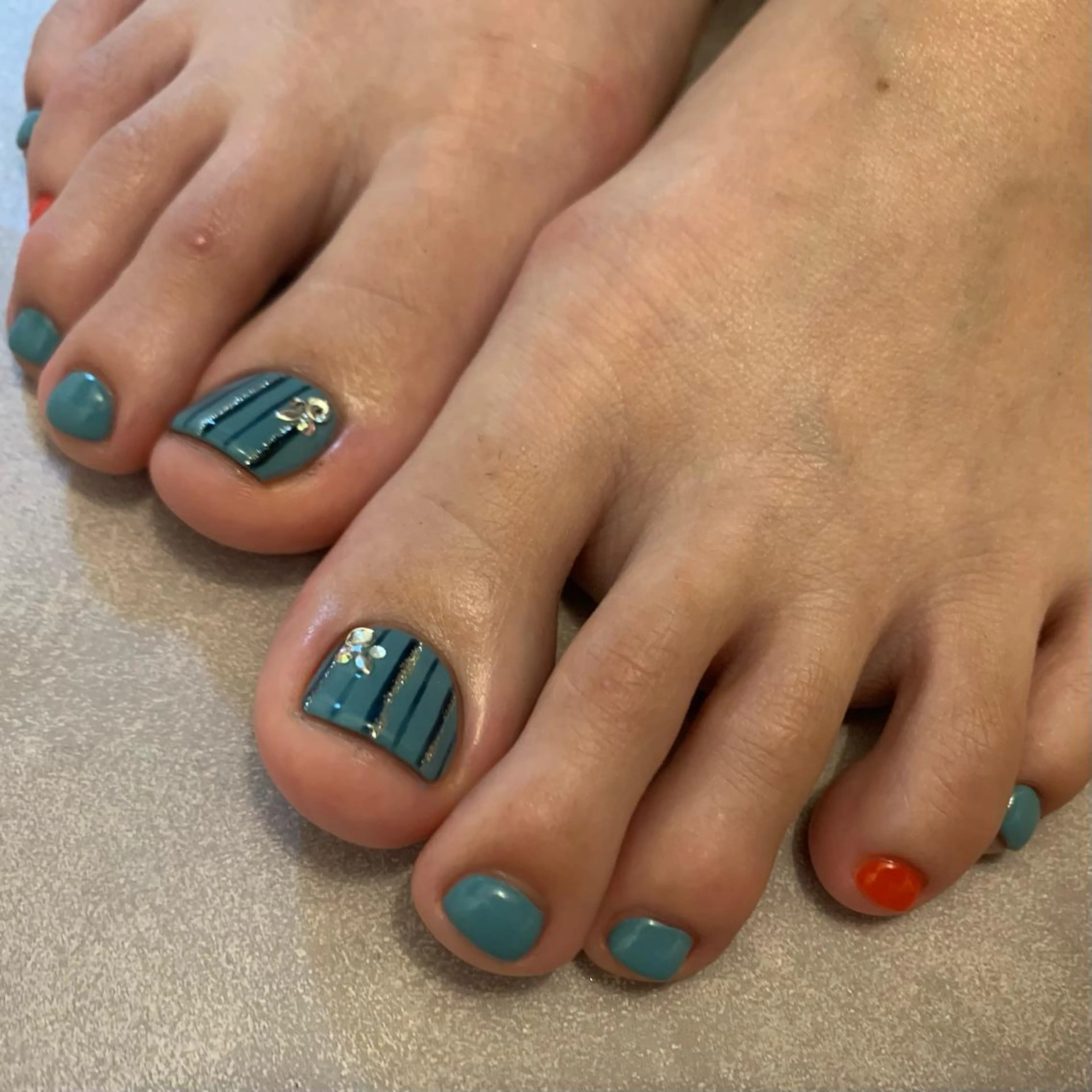 ネイル フットネイル komorebi. 小峯 真実のネイルデザイン