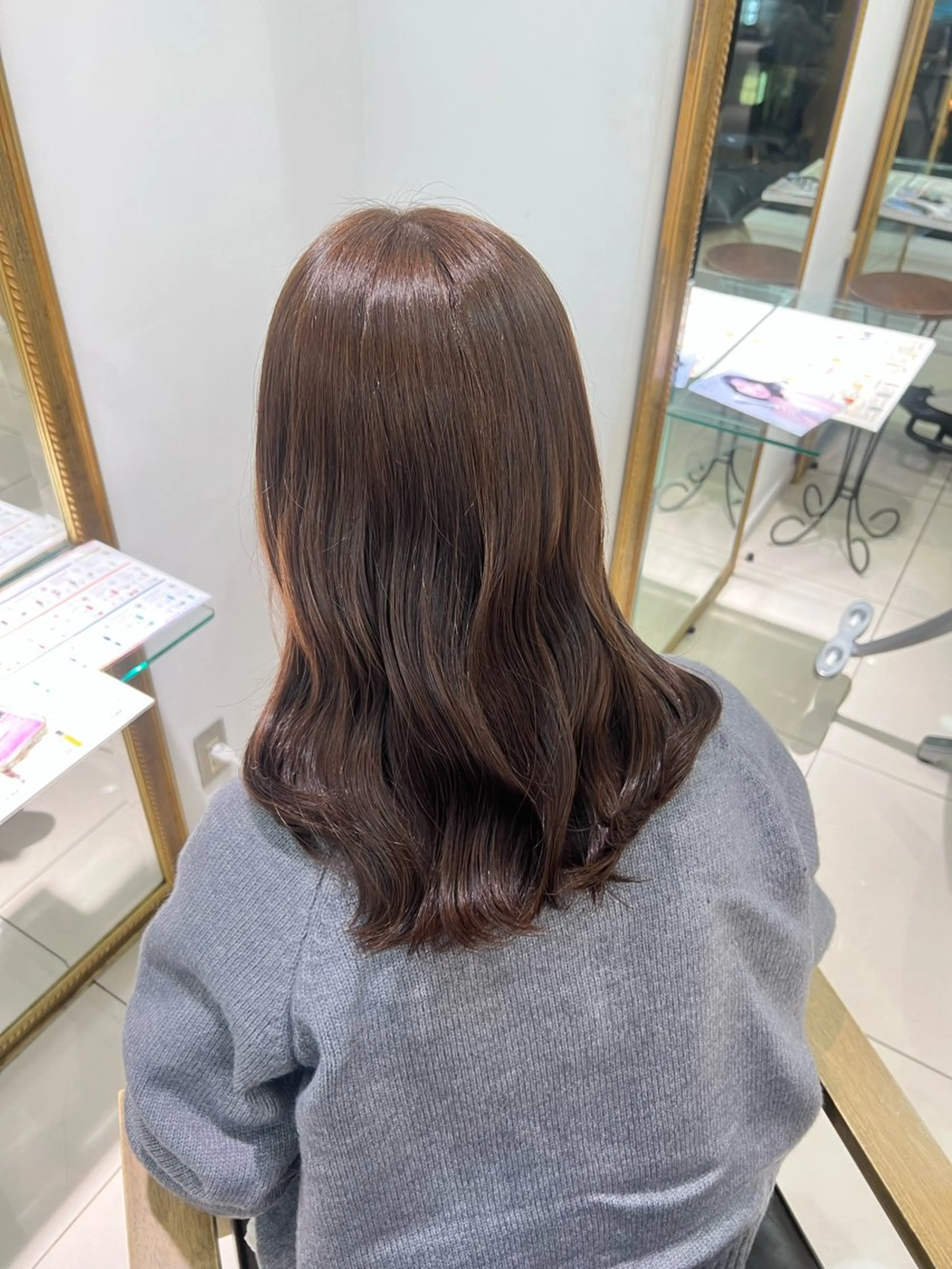 セミロング ハイトーンカラー 🤍🫧 長井 律のヘアスタイル