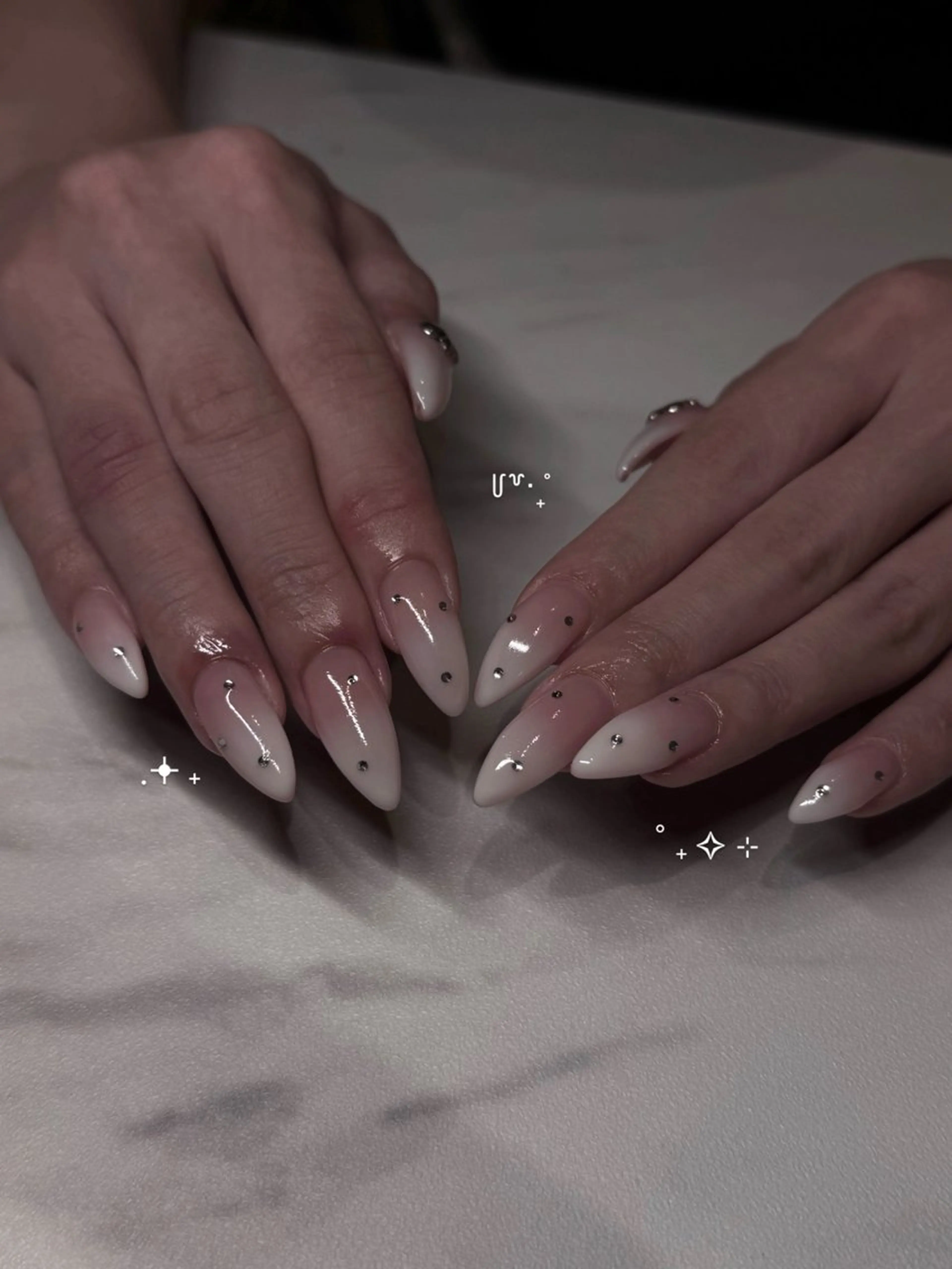 ネイル ハンドネイル mikoto 🎀 韓国ネイルのネイルデザイン